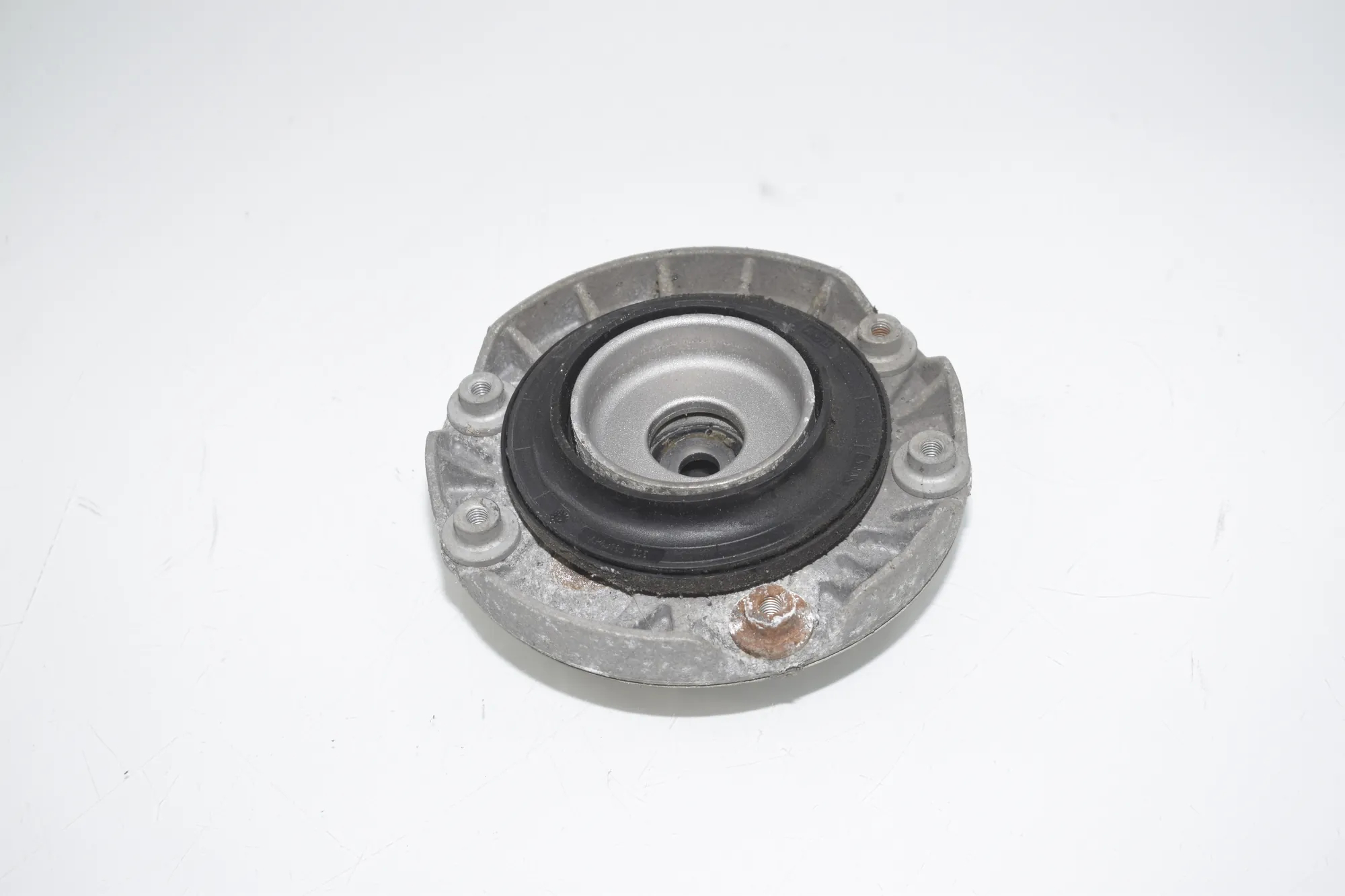 Front Left Shock Absorber Bracket – OEM 6892617 · BMW 2 Gran Tourer (F46) 216 d 2015 – 3