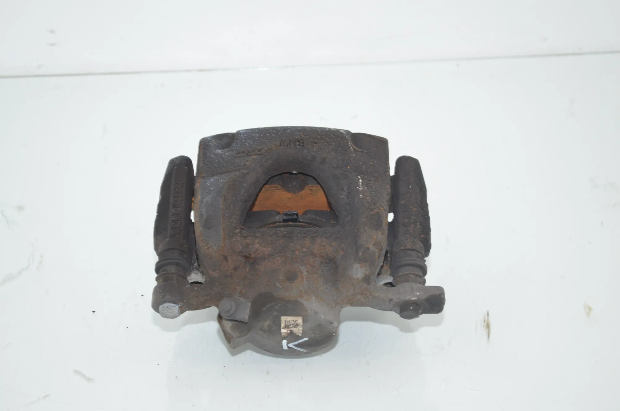 Front Left Brake Caliper – OEM 6860263 · BMW 2 Gran Tourer (F46) 216 d 2015 – 2