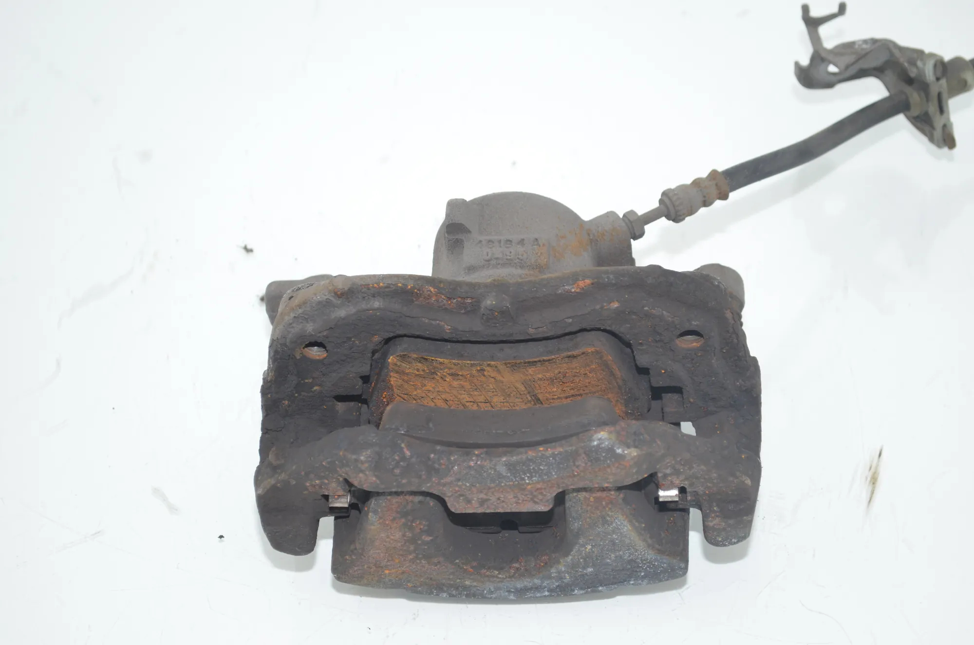 Front Right Brake Caliper – OEM 6860264 · BMW 2 Gran Tourer (F46) 216 d 2015 – 4