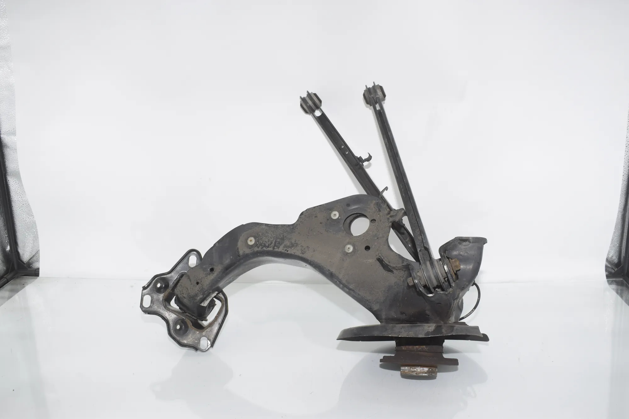 Rear Right Wheel Hub – OEM 8842880 · BMW 2 Gran Tourer (F46) 216 d 2015 – 2