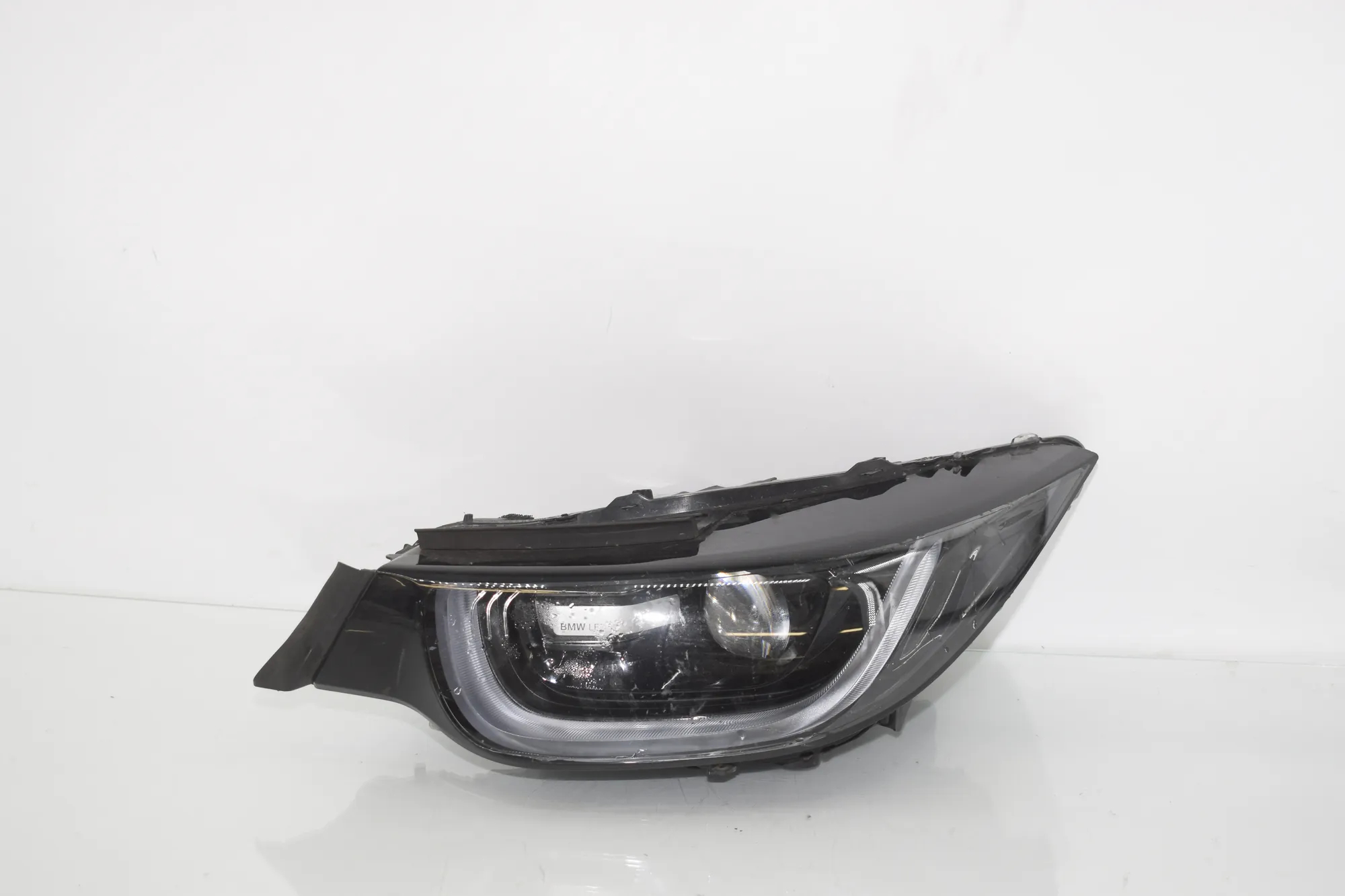 Front Left Headlight – OEM 9853413 · BMW i3 (I01) s Electric 2020 – 2