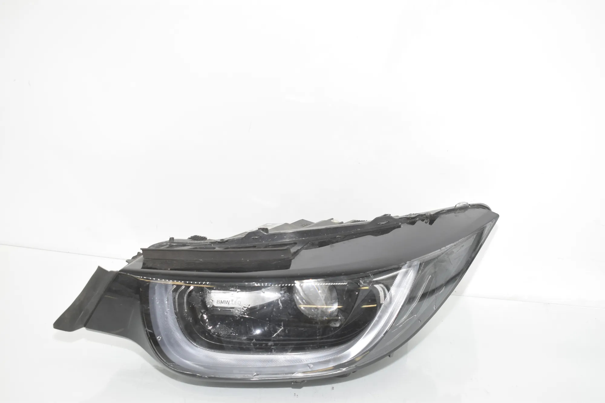 Front Left Headlight – OEM 9853413 · BMW i3 (I01) s Electric 2020
