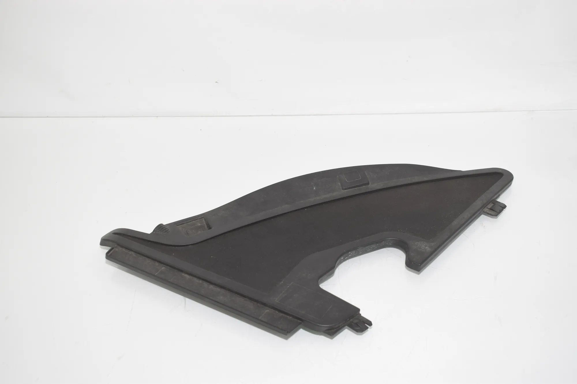 Front Wiper Cowl Trim – OEM 7333880 · BMW i3 (I01) s Electric 2020