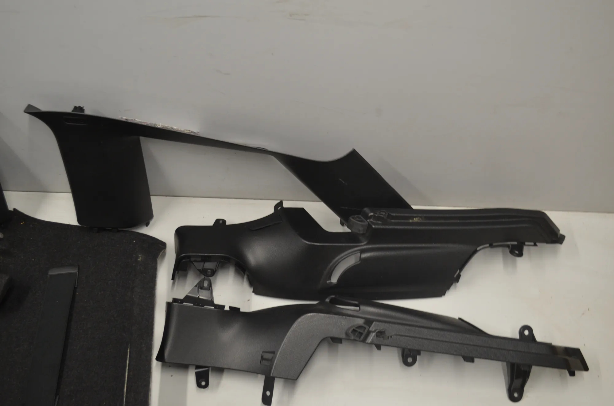 Trunk Trim Kit – OEM 7272383 · BMW i3 (I01) s Electric 2020 – 3