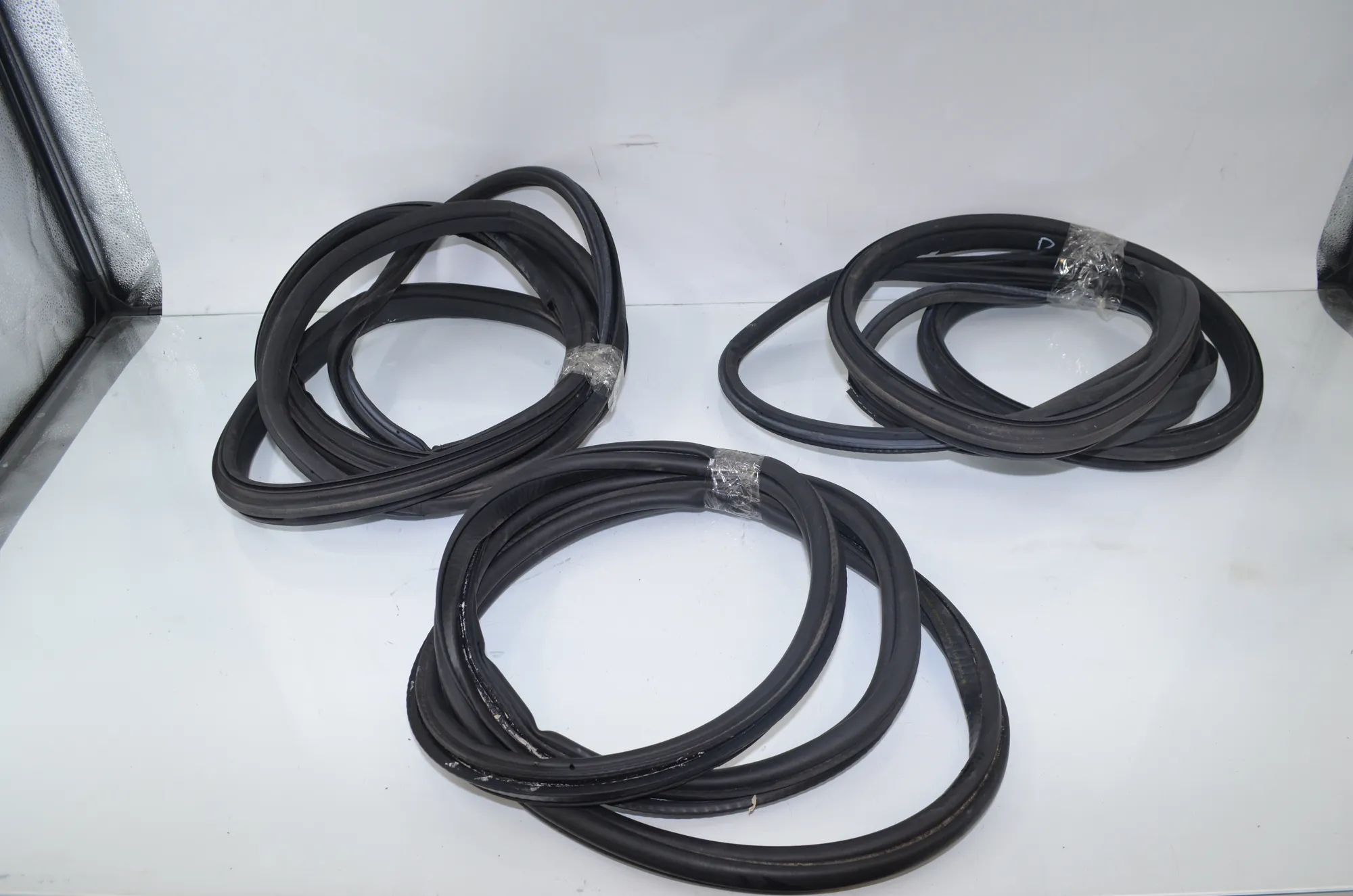 Front Left Door Seal Rubber – OEM 7361017 · BMW i3 (I01) s Electric 2020