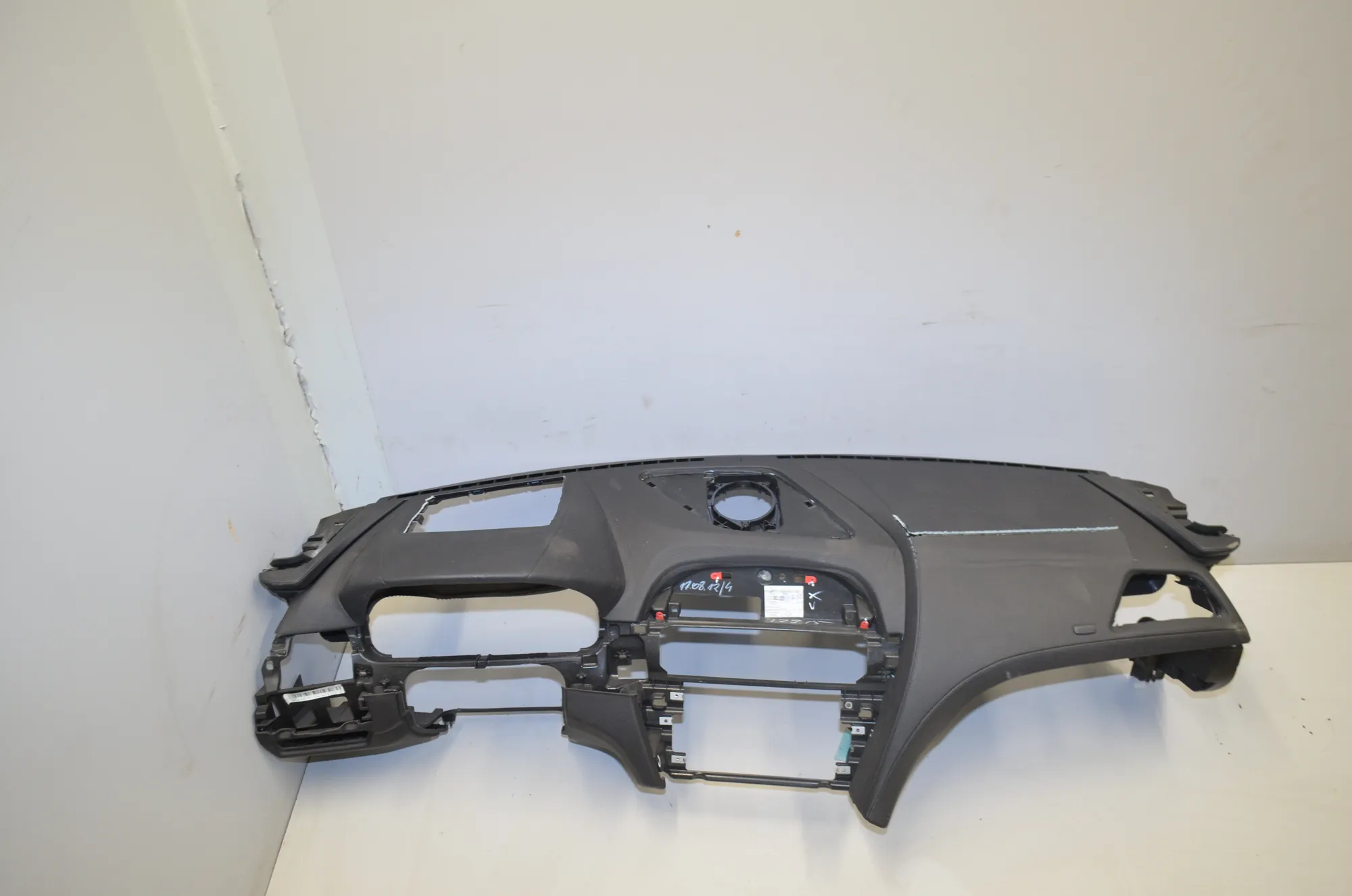 Dashboard – OEM 9240768 · BMW 6 Gran Coupe (F06) 640 d 2012