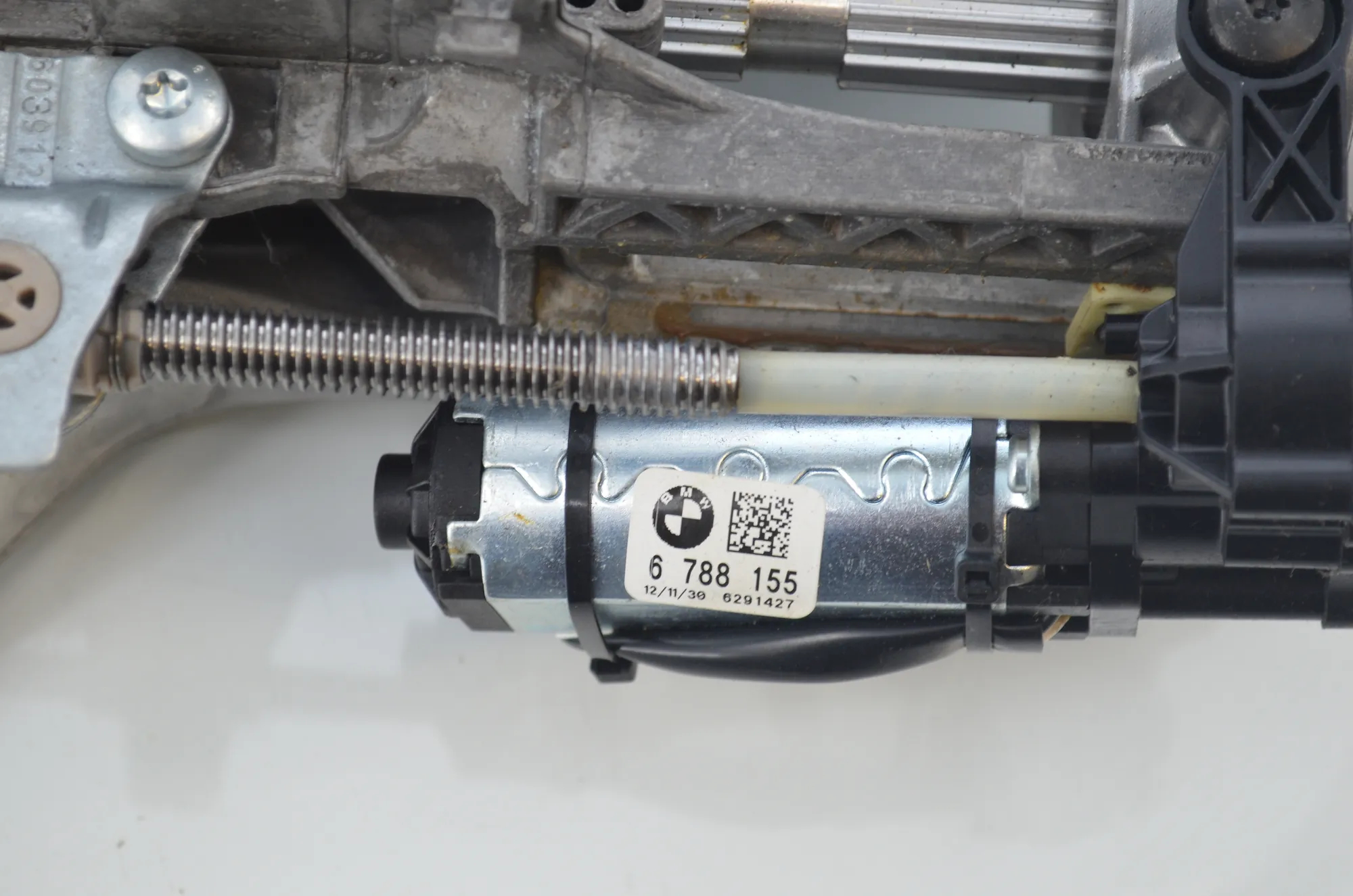 Steering Wheel Adjustment Mechanism – OEM 6788155 · BMW 5 Touring (F11) M 550 d xDrive 2012 – 5