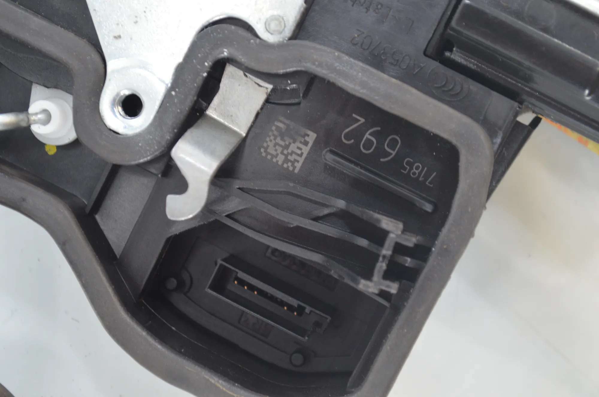 Door Locks Soft Close Kit – OEM 7185692 · BMW 5 Touring (F11) M 550 d xDrive 2012 – 7