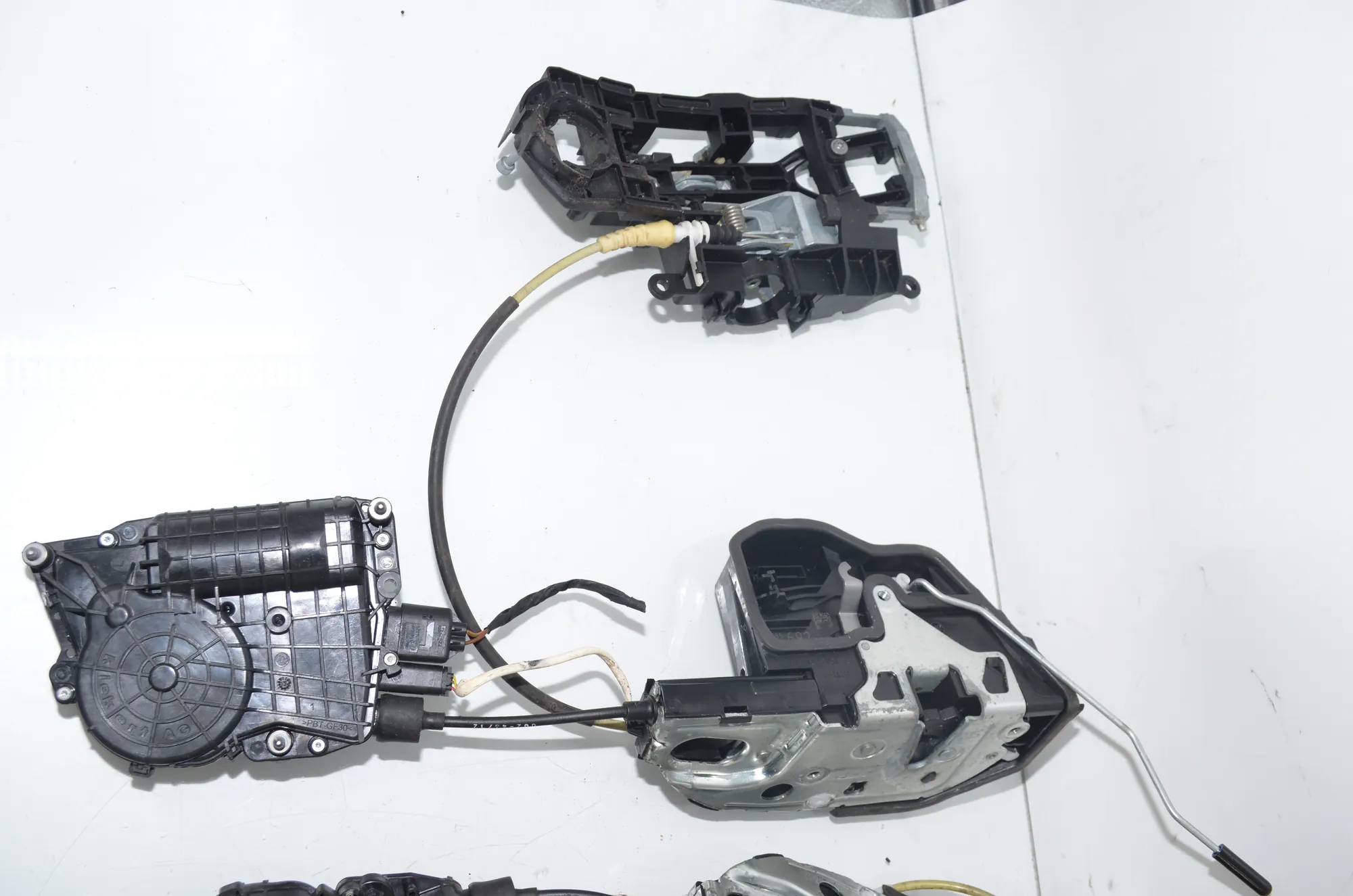 Door Locks Soft Close Kit – OEM 7185692 · BMW 5 Touring (F11) M 550 d xDrive 2012 – 2