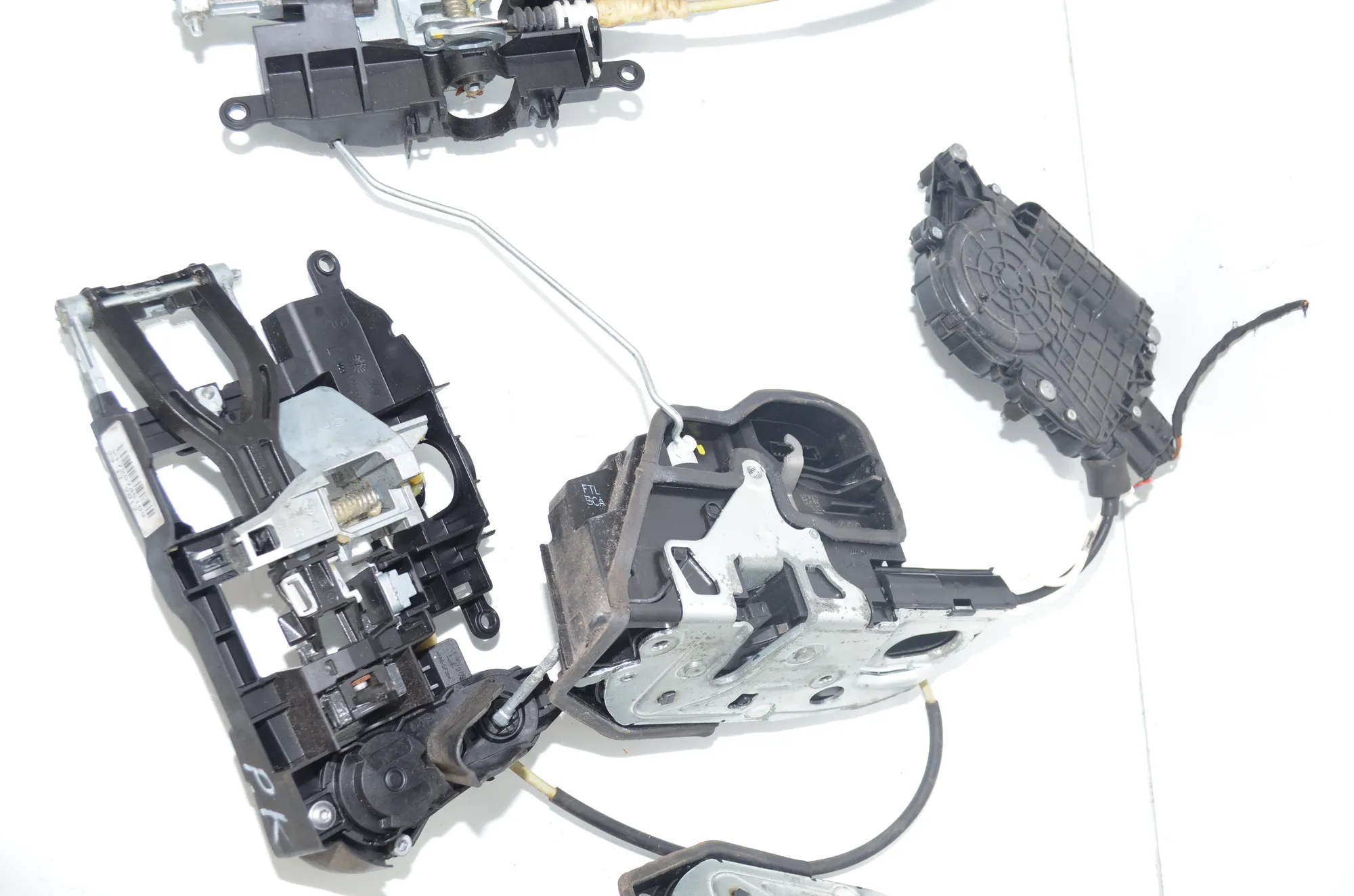 Door Locks Soft Close Kit – OEM 7185692 · BMW 5 Touring (F11) M 550 d xDrive 2012 – 4