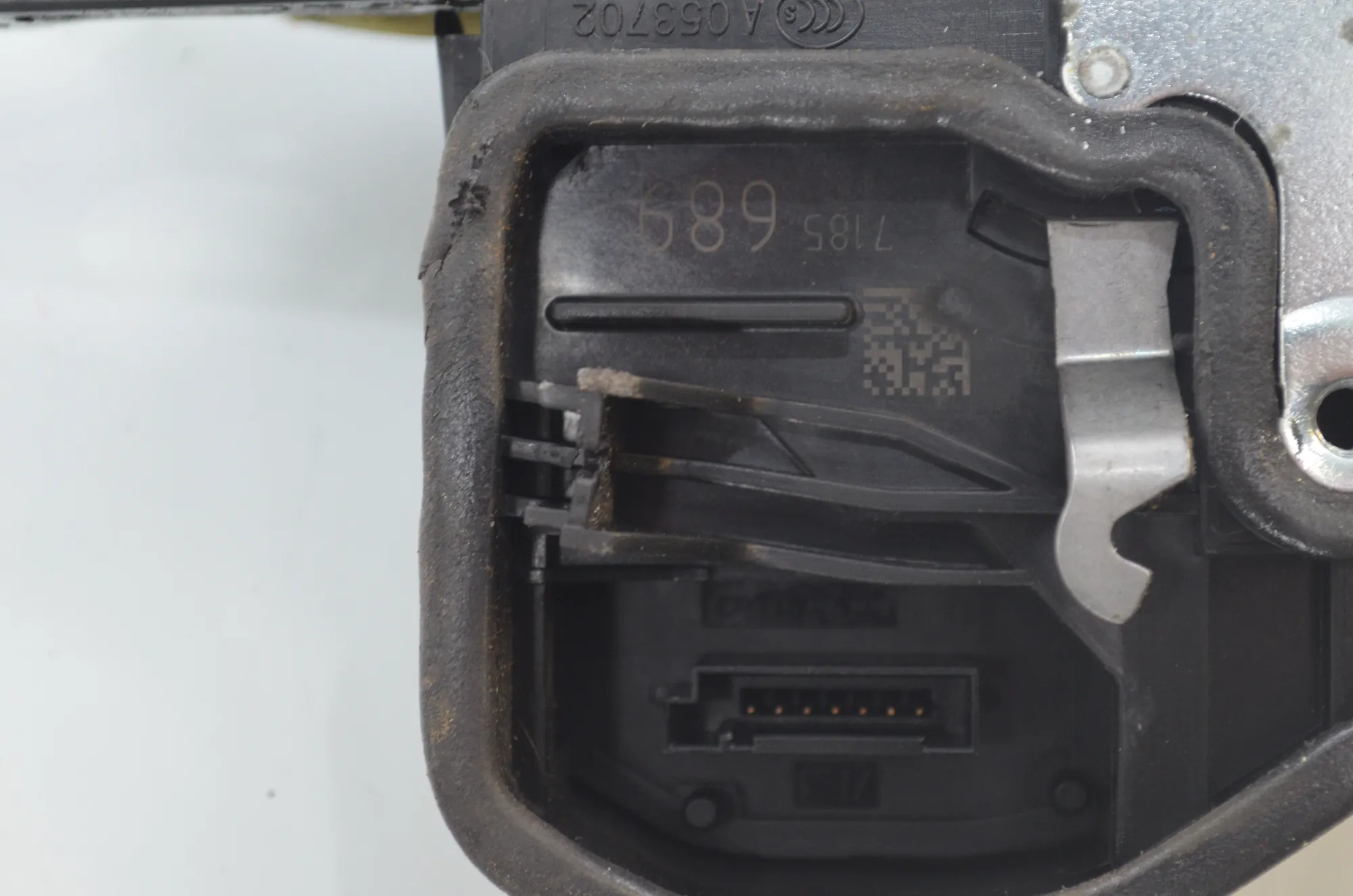 Door Locks Soft Close Kit – OEM 7185692 · BMW 5 Touring (F11) M 550 d xDrive 2012 – 9