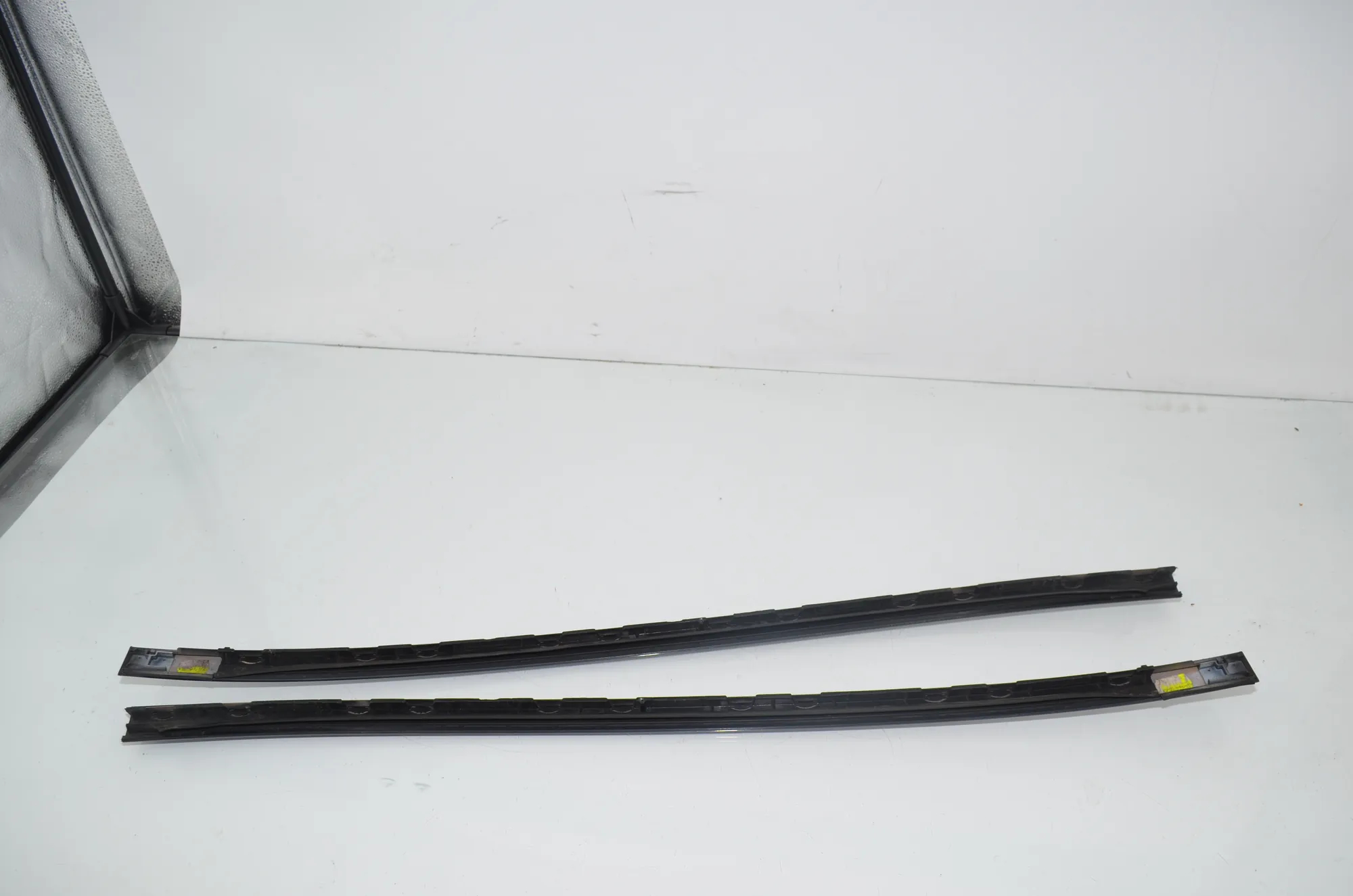 Front Windshield Trim – OEM 7362463 · BMW 5 Touring (F11) M 550 d xDrive 2012 – 3