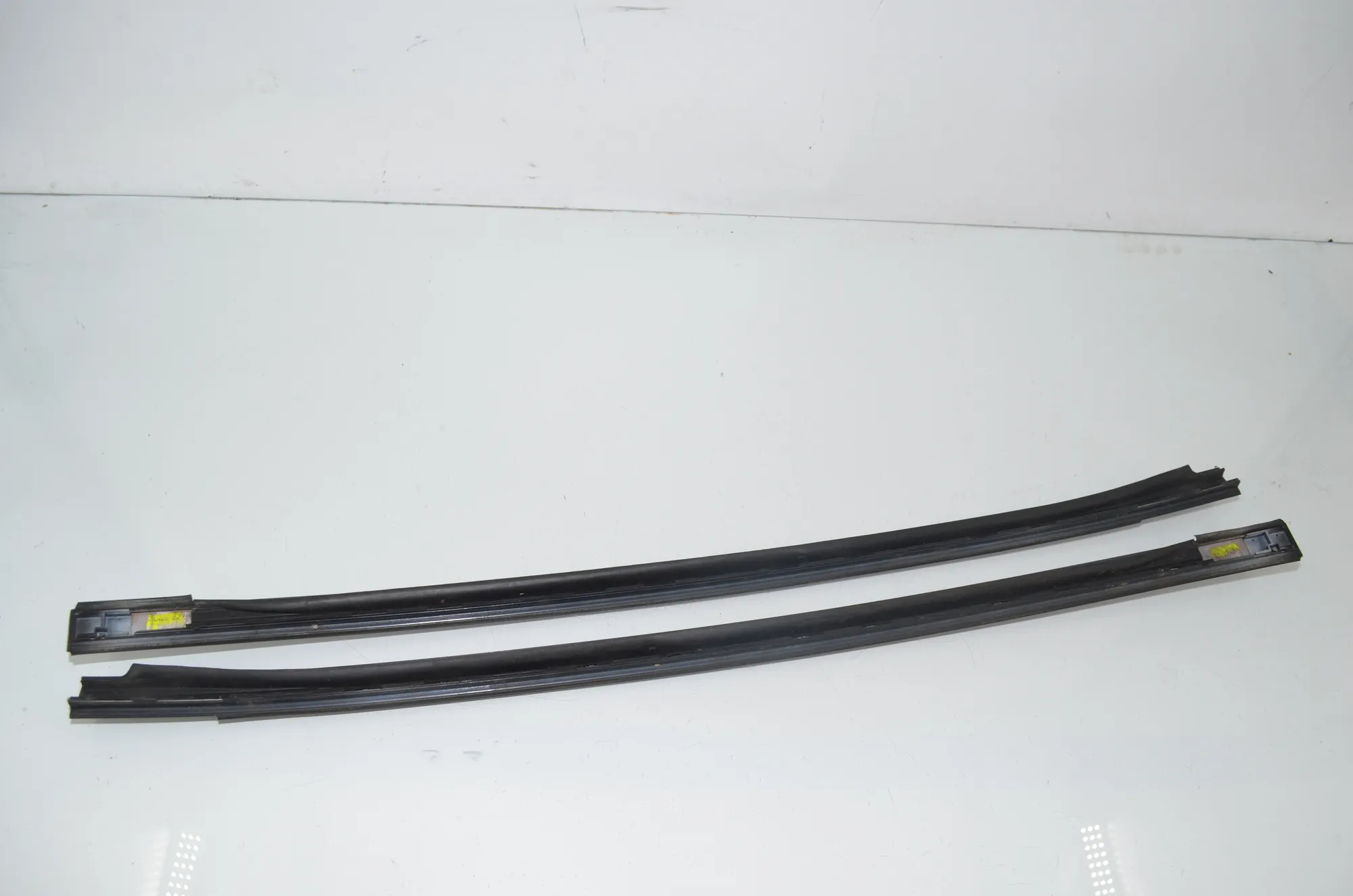 Front Windshield Trim – OEM 7362463 · BMW 5 Touring (F11) M 550 d xDrive 2012 – 4