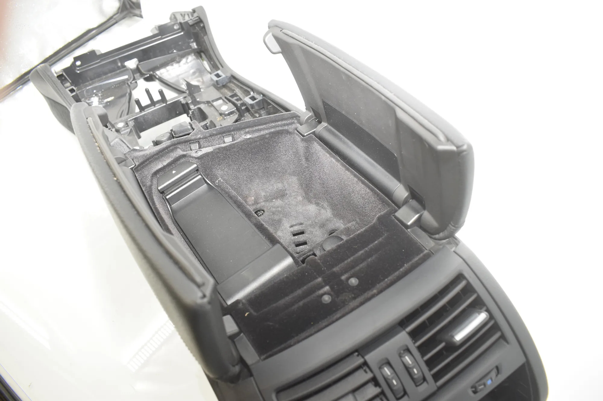 Center Console – OEM 9288913 · BMW 5 Touring (F11) M 550 d xDrive 2012 – 5