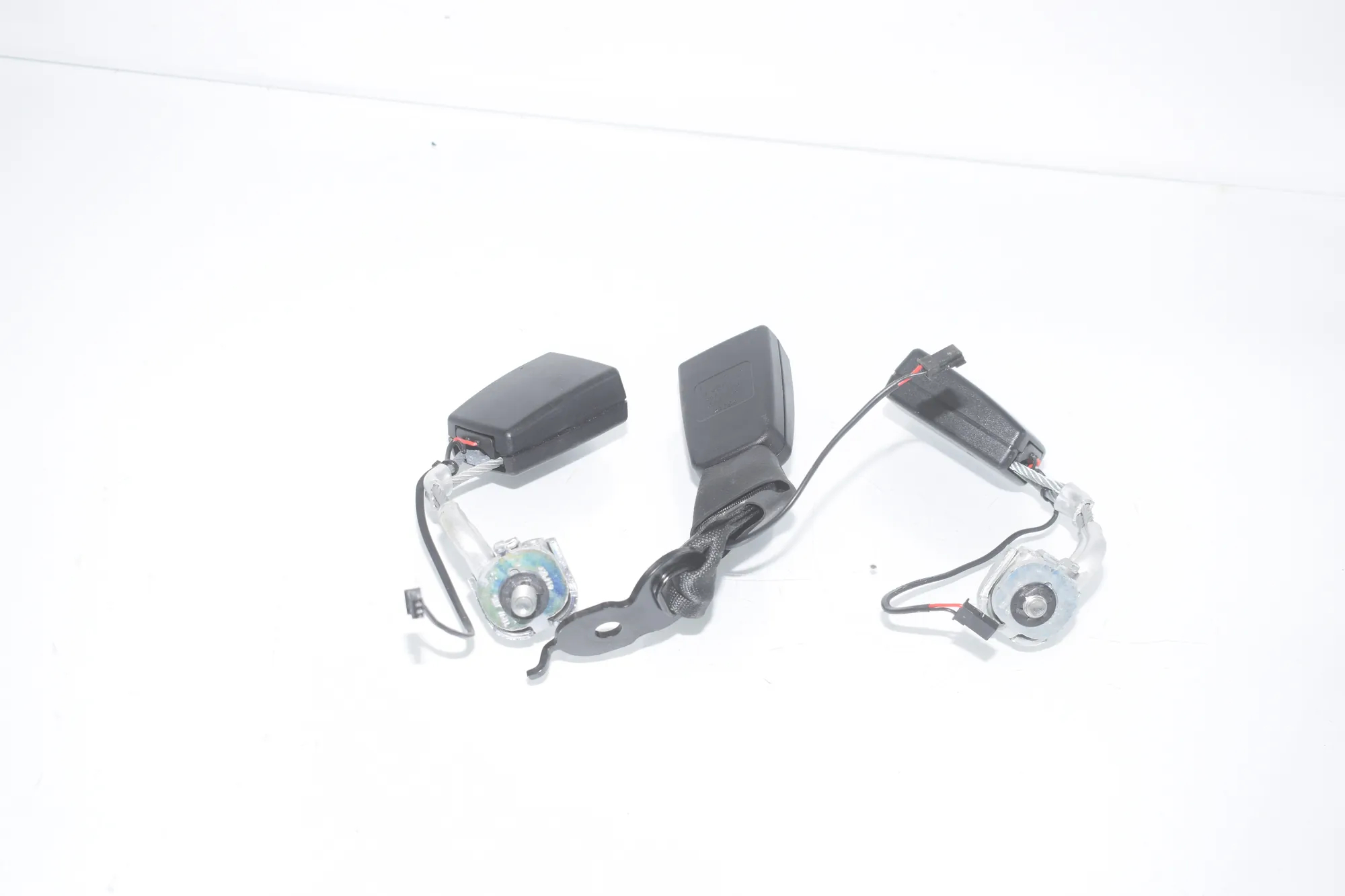 Rear Left Seat Buckle – OEM 7243273 · BMW 5 Touring (F11) M 550 d xDrive 2012