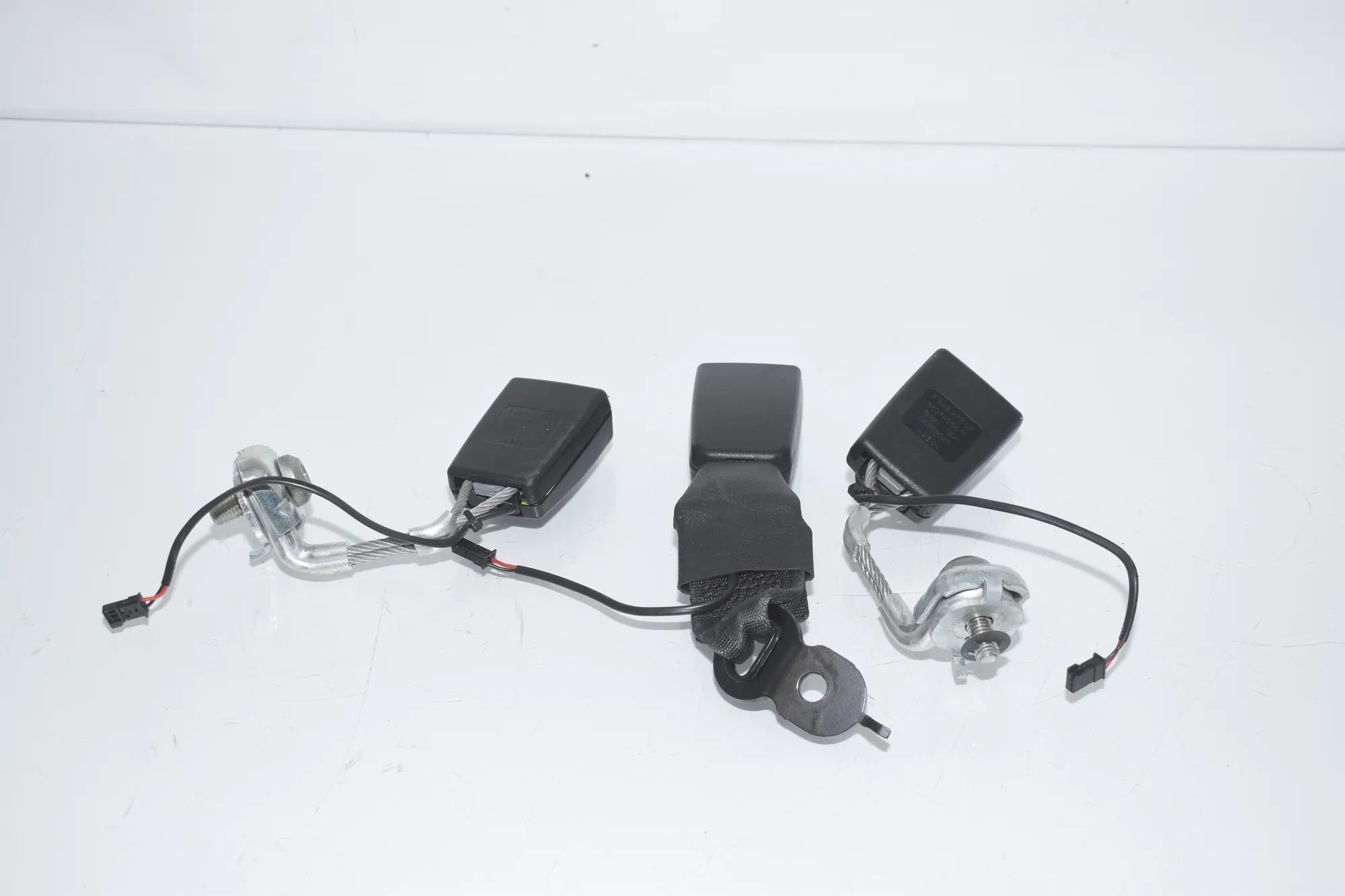 Rear Left Seat Buckle – OEM 7243273 · BMW 5 Touring (F11) M 550 d xDrive 2012 – 2