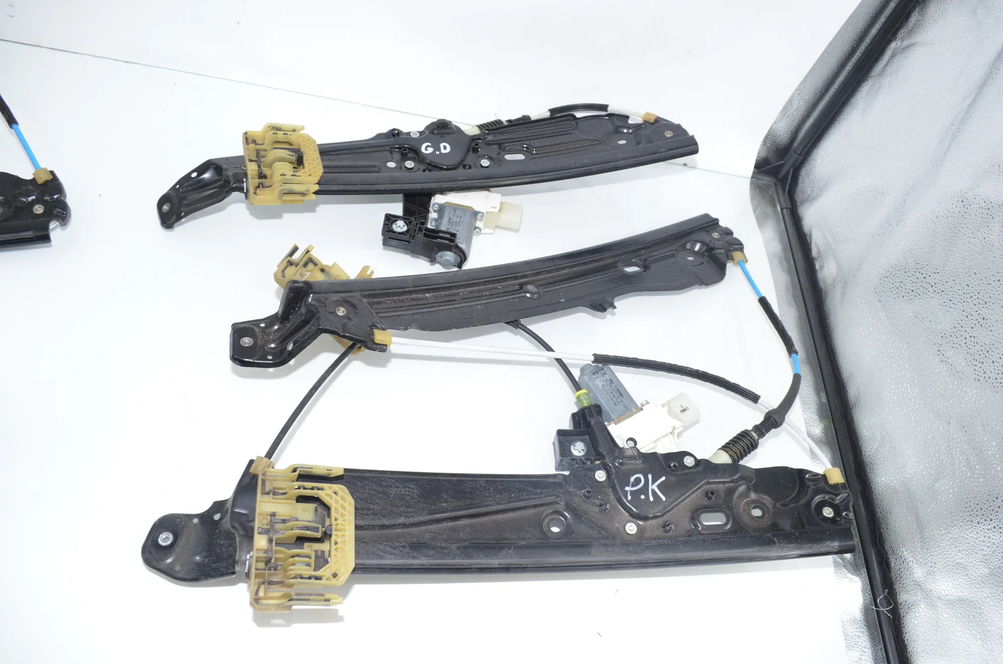 Front Left Door Window Regulator – OEM 7182132 · BMW 5 Touring (F11) M 550 d xDrive 2012 – 3