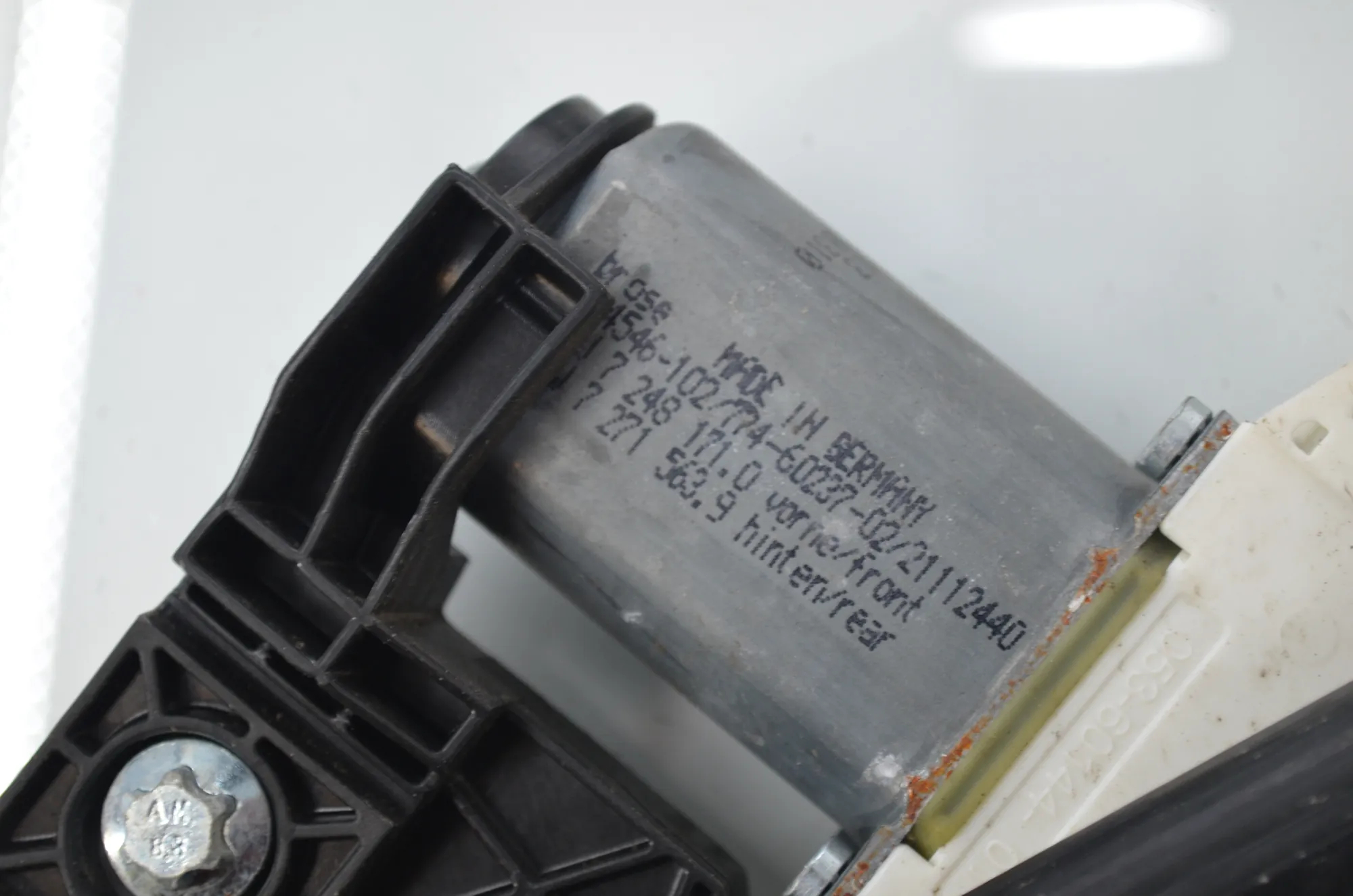 Front Left Door Window Regulator – OEM 7182132 · BMW 5 Touring (F11) M 550 d xDrive 2012 – 8