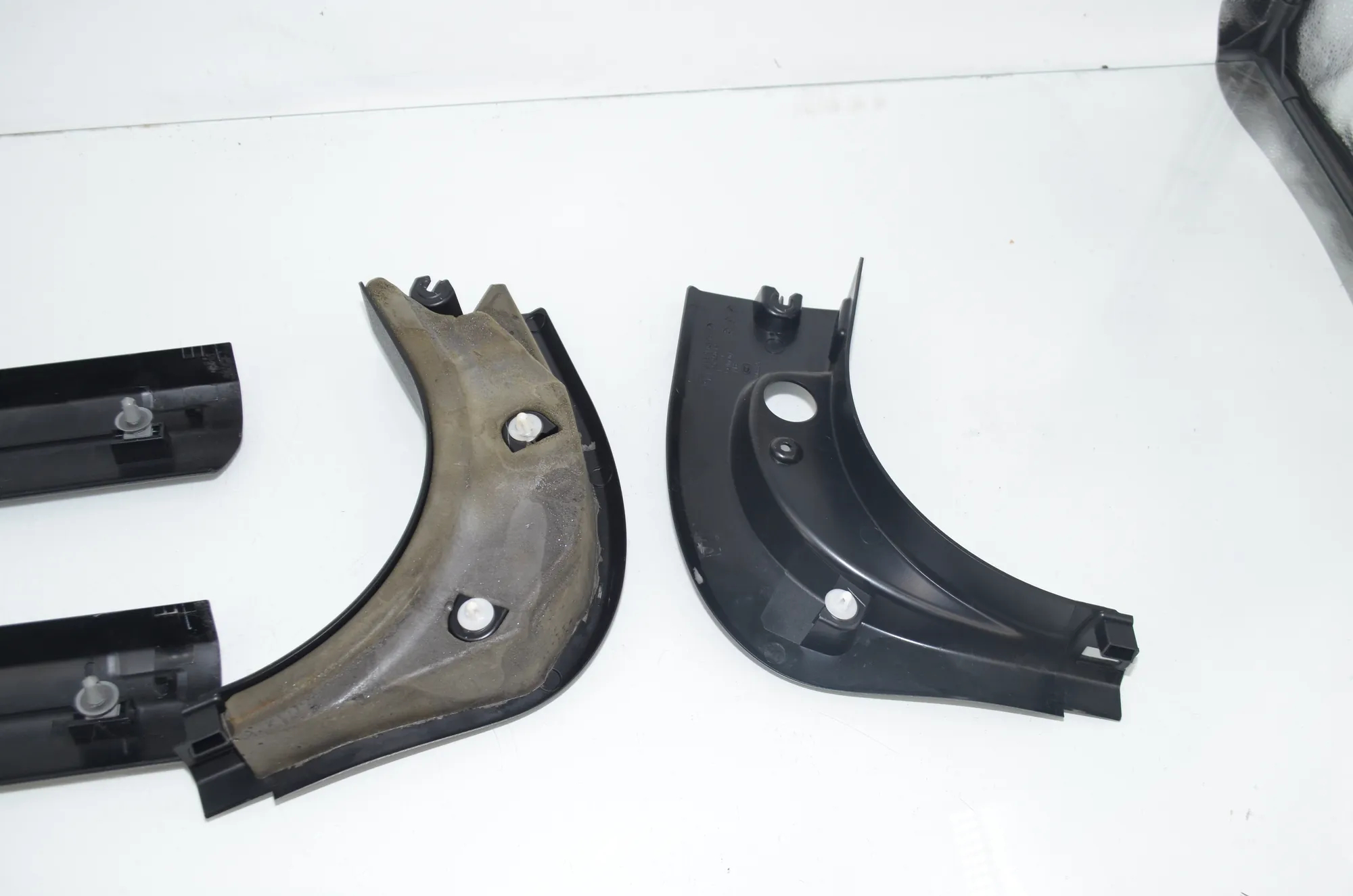 Front Right Sill Trim – OEM 9162721 · BMW 5 Touring (F11) M 550 d xDrive 2012 – 4