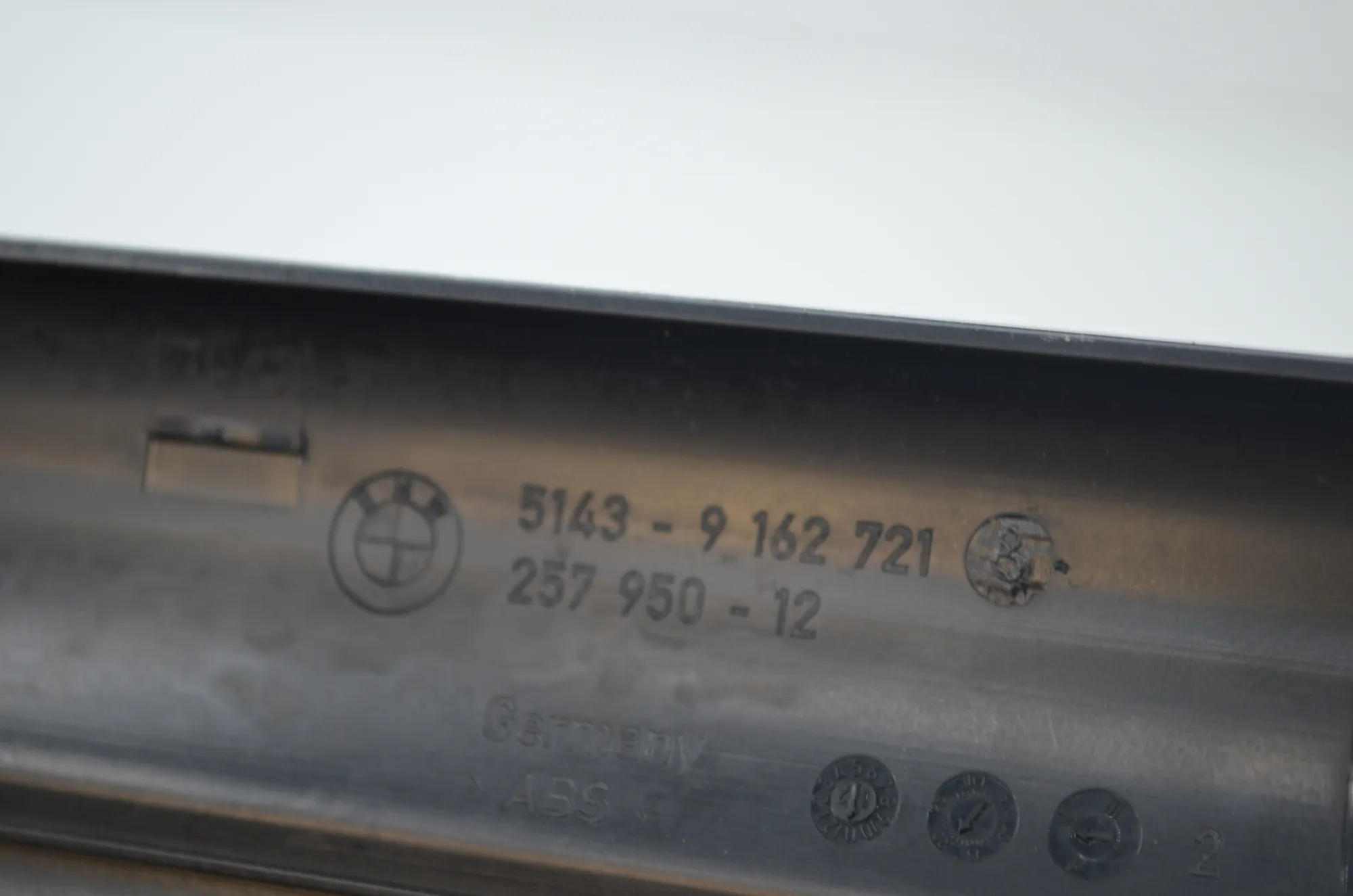 Front Right Sill Trim – OEM 9162721 · BMW 5 Touring (F11) M 550 d xDrive 2012 – 8