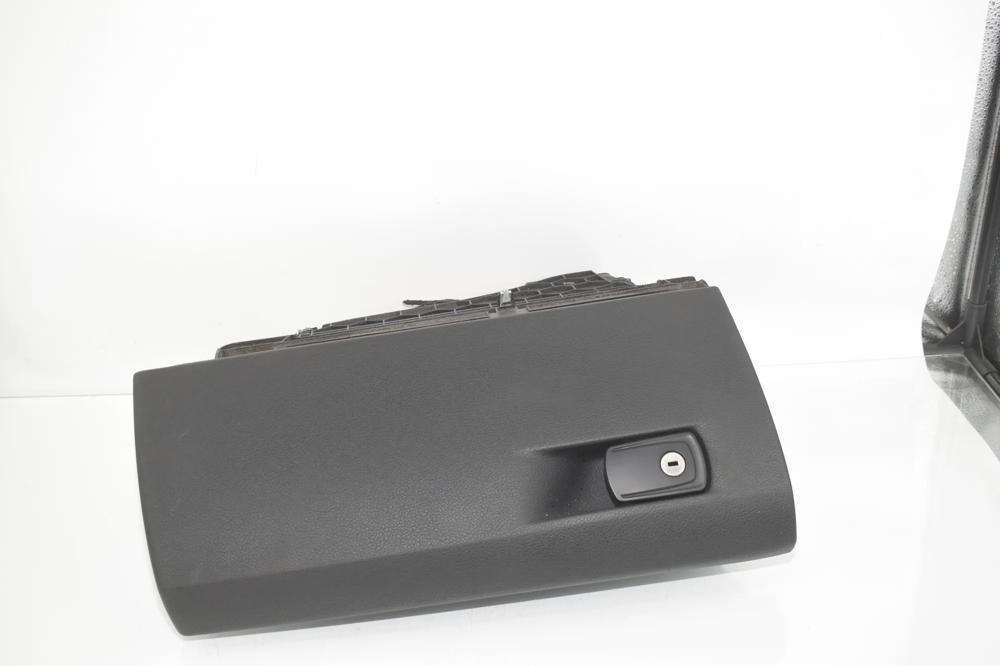 Glove Compartment – OEM 9228283 · BMW 3 (F30, F80) BMW 3 (F30, F80) 318 d 2014