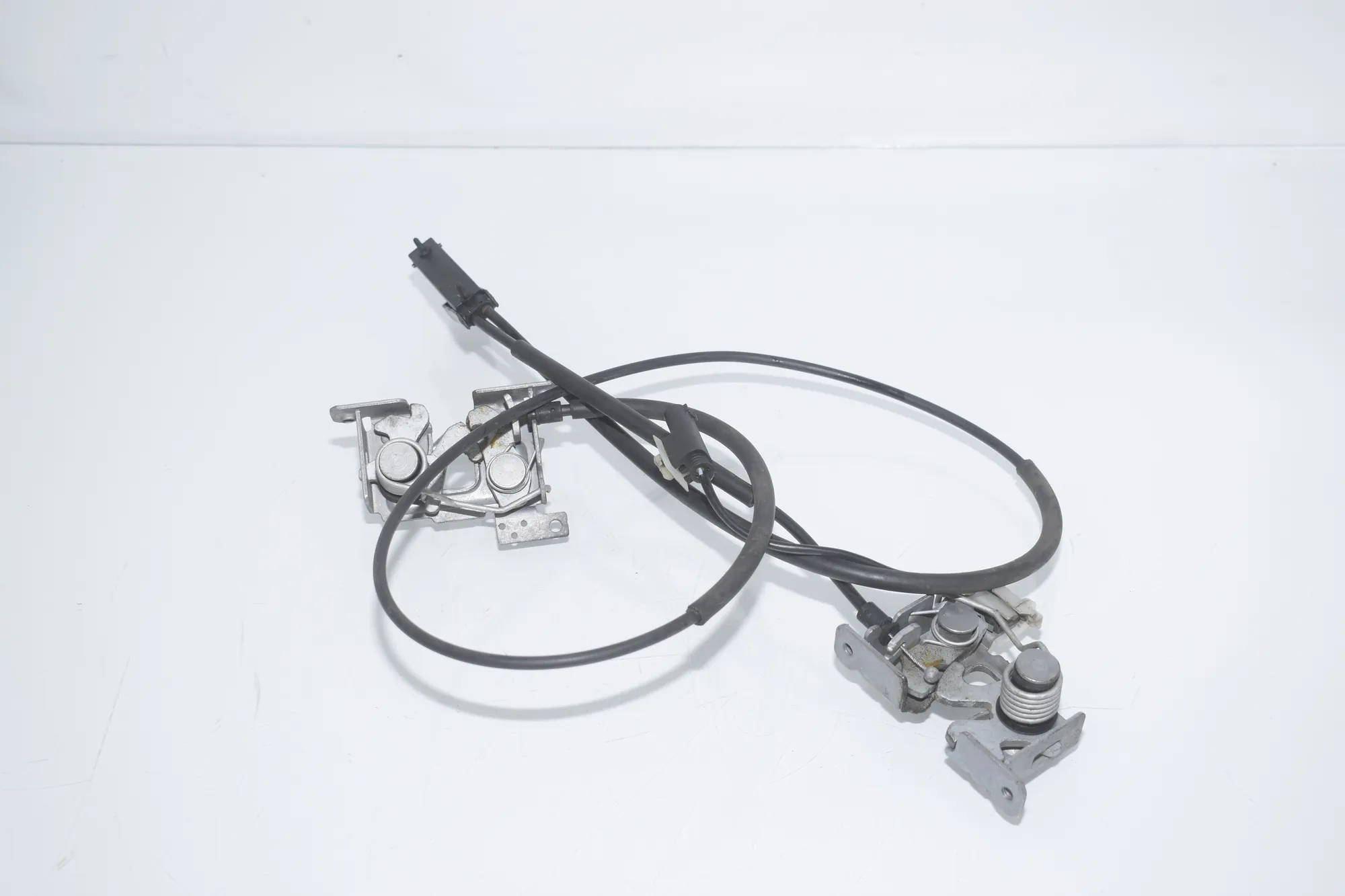 Bonnet Lock Cable – OEM 7210735 · BMW X3 (F25) xDrive 20 d 2016