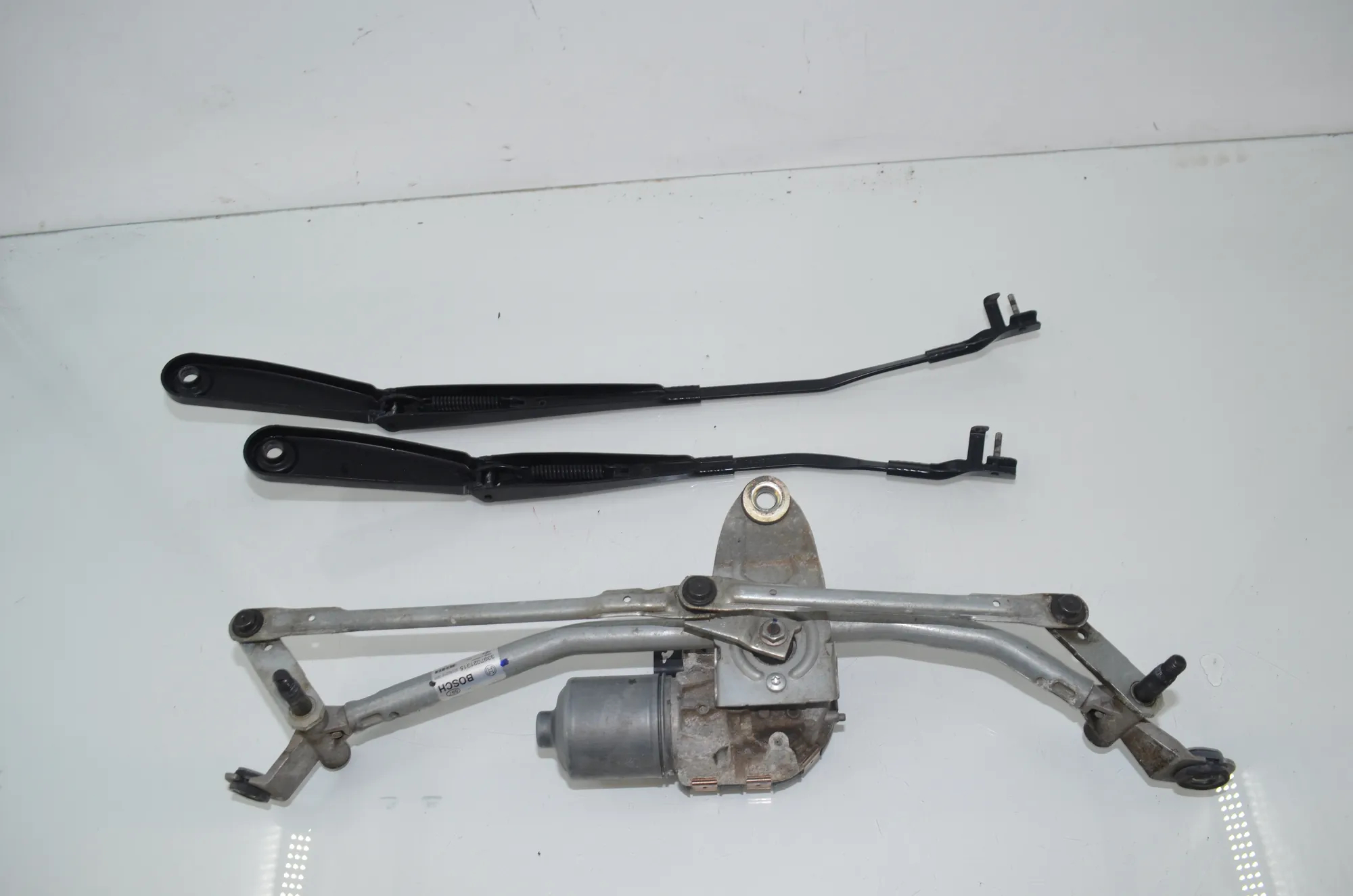 Front Windshield Wiper Mechanism – OEM 7213275 · BMW X3 (F25) xDrive 20 d 2016 – 3
