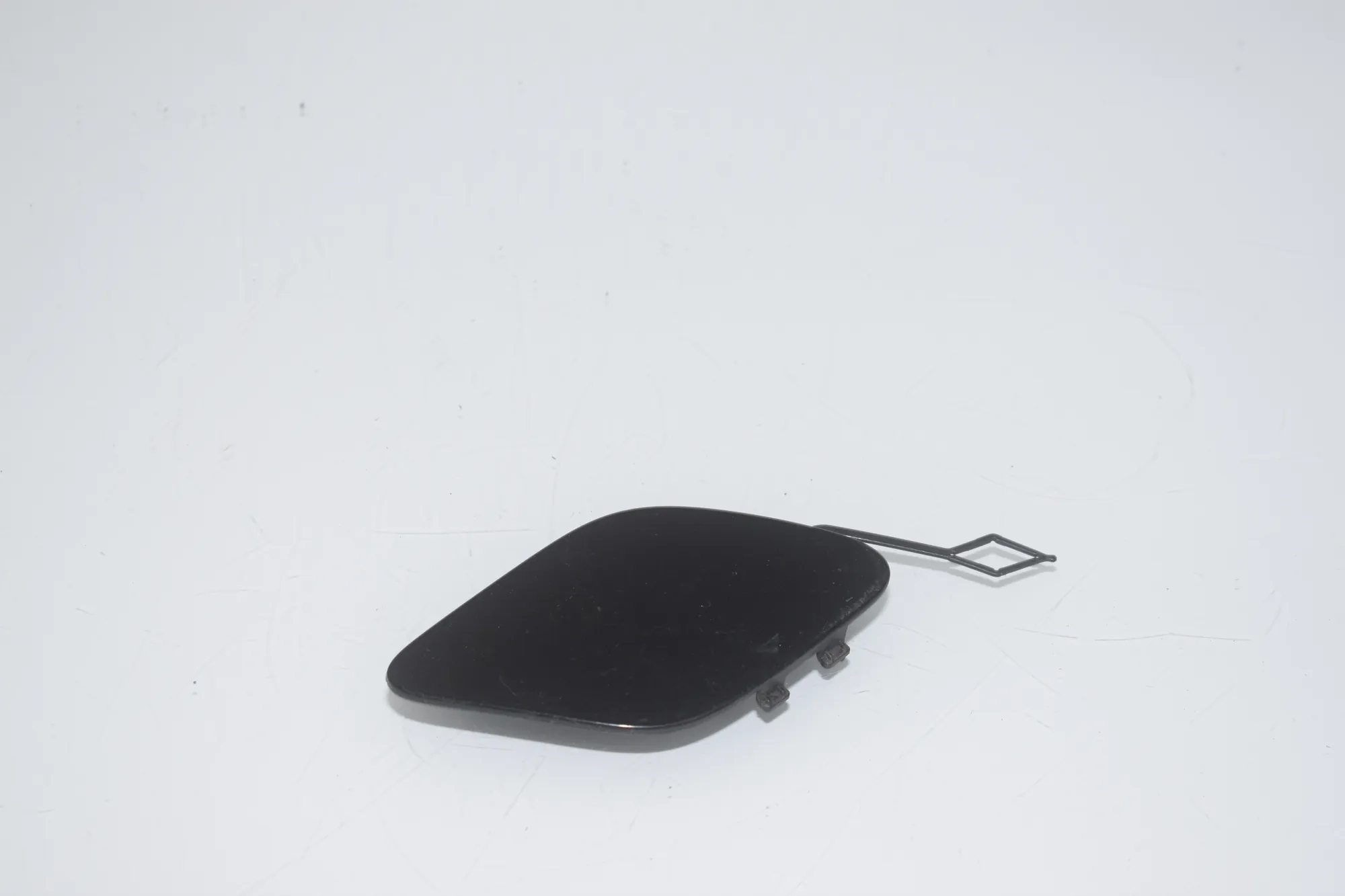 Front Bumper Tow Eye Cover – OEM 7422621 · BMW 3 Touring (G21) (2019 - -) 320 d 2019