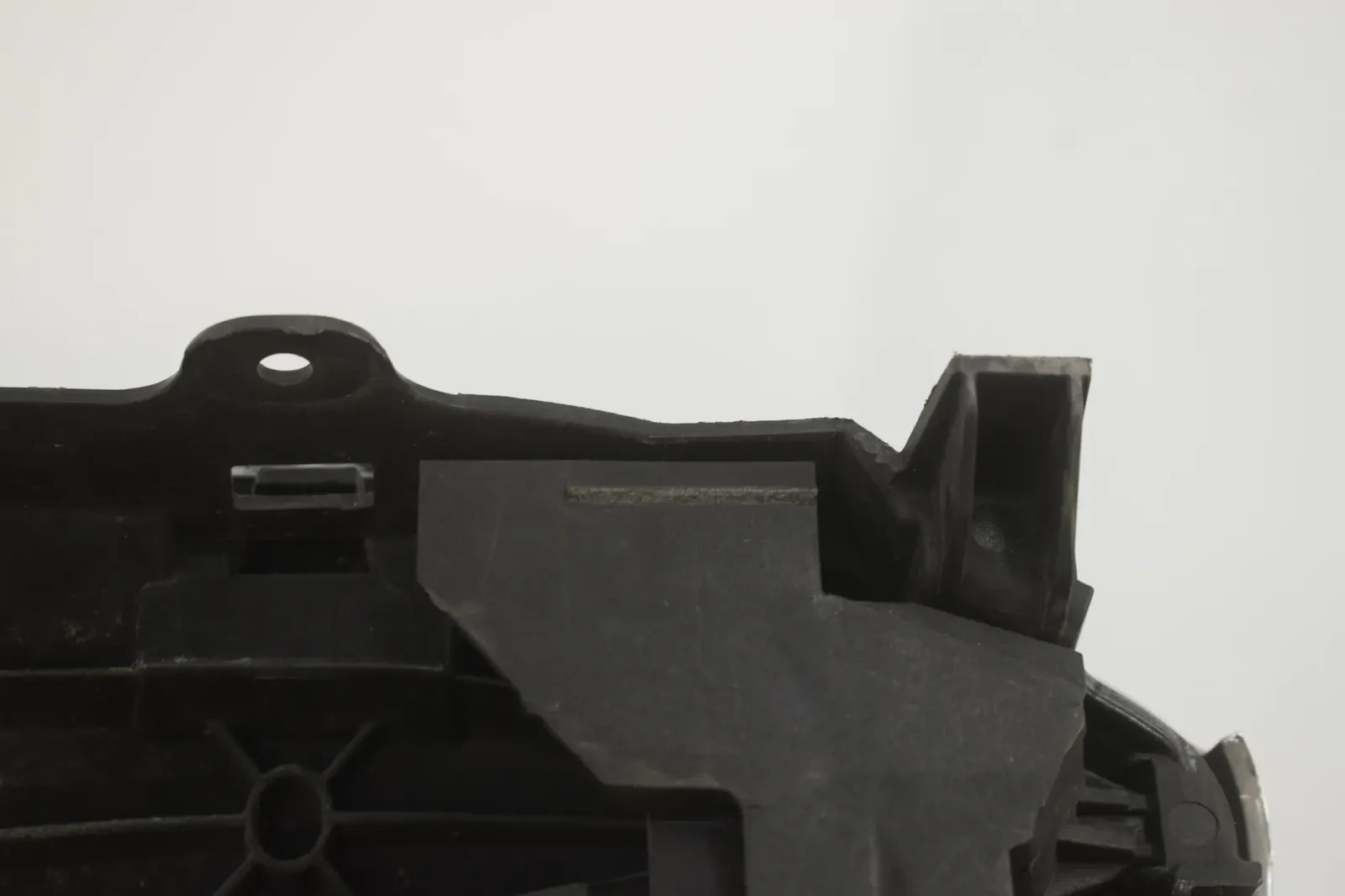 Radiator Air Intake Channel – OEM 9465188 · BMW 3 Touring (G21) (2019 - -) 320 d 2019 – 2