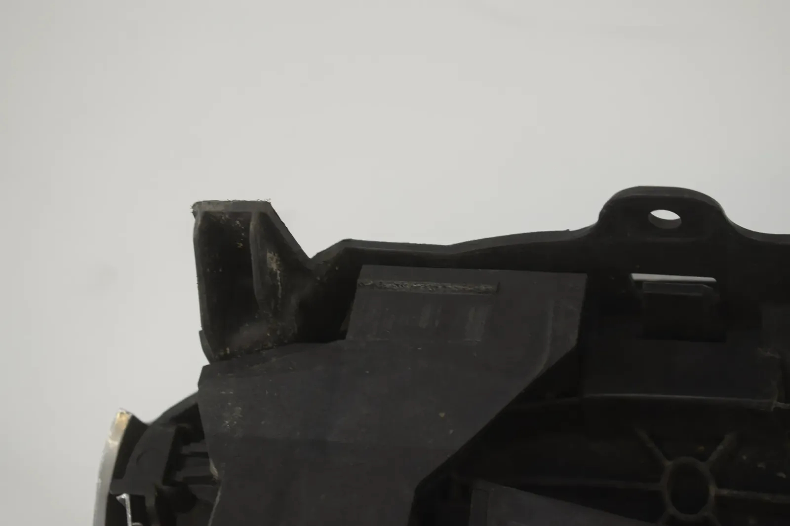 Radiator Air Intake Channel – OEM 9465188 · BMW 3 Touring (G21) (2019 - -) 320 d 2019 – 4