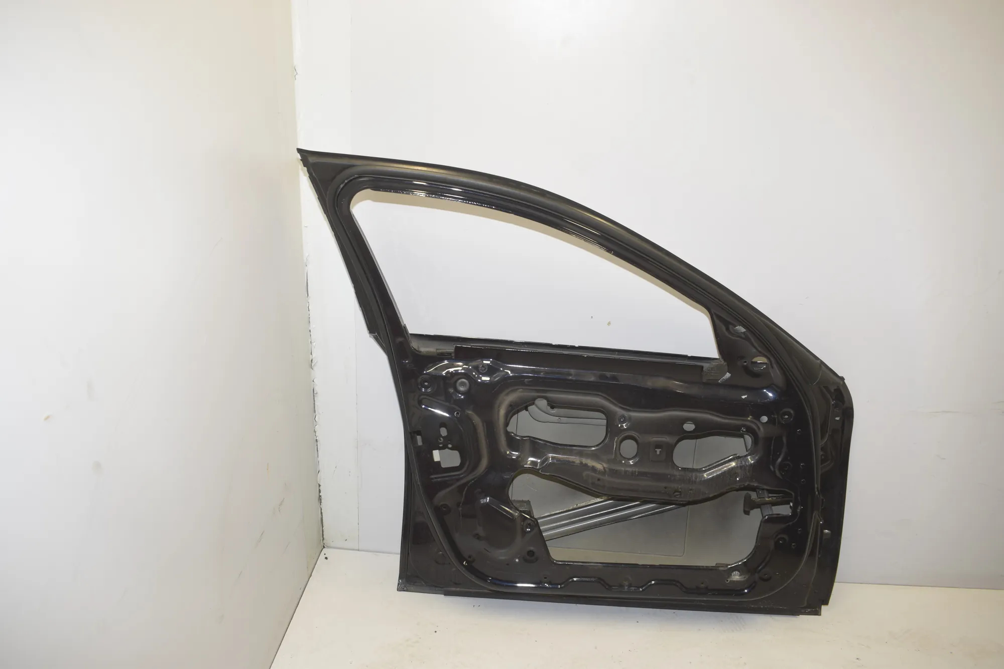 Front Left Door – OEM 000 · BMW 5 Touring (F11) M 550 d xDrive 2012 – 4