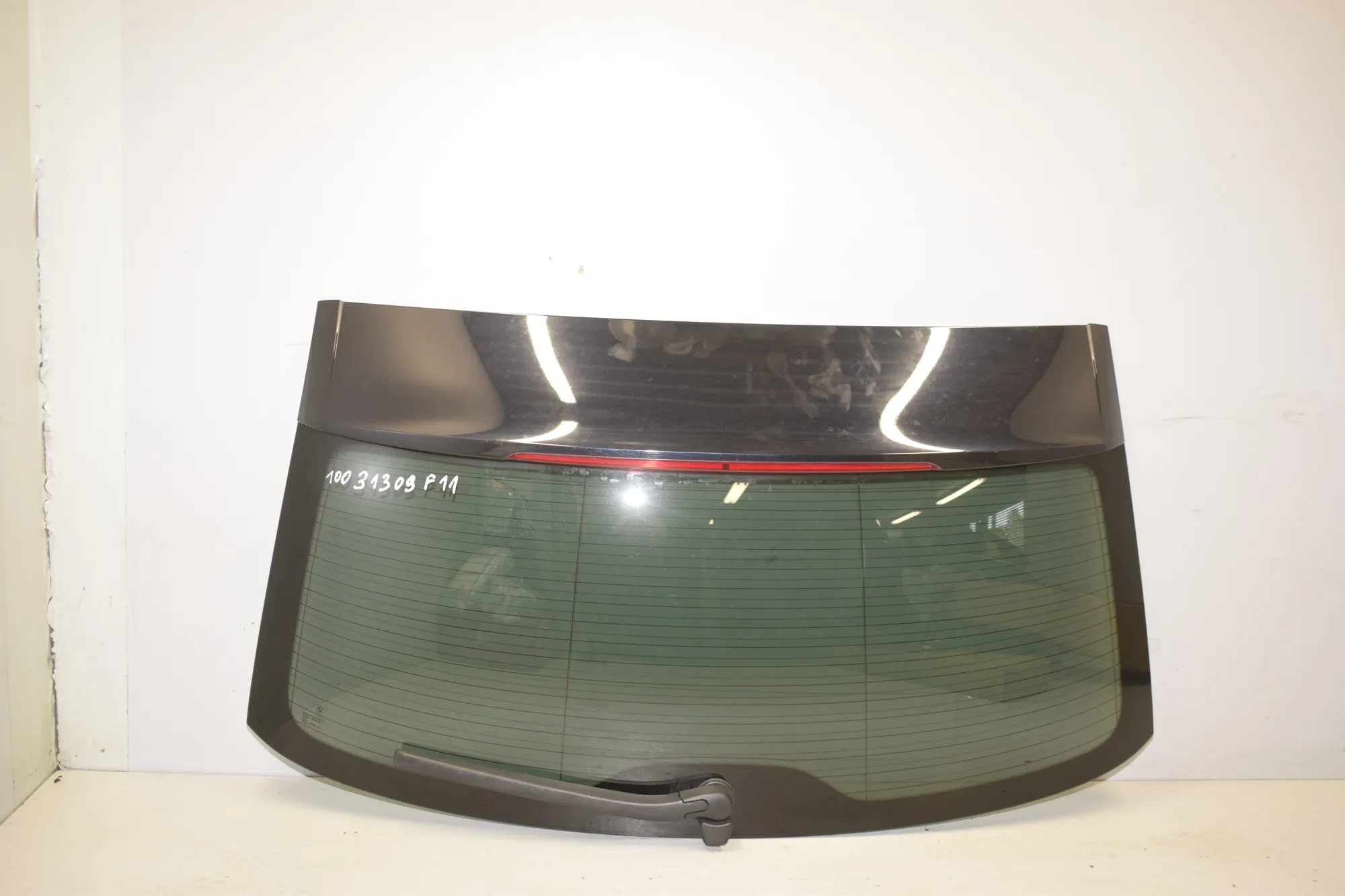 Rear Window Glass · BMW 5 Touring (F11) M 550 d xDrive 2012