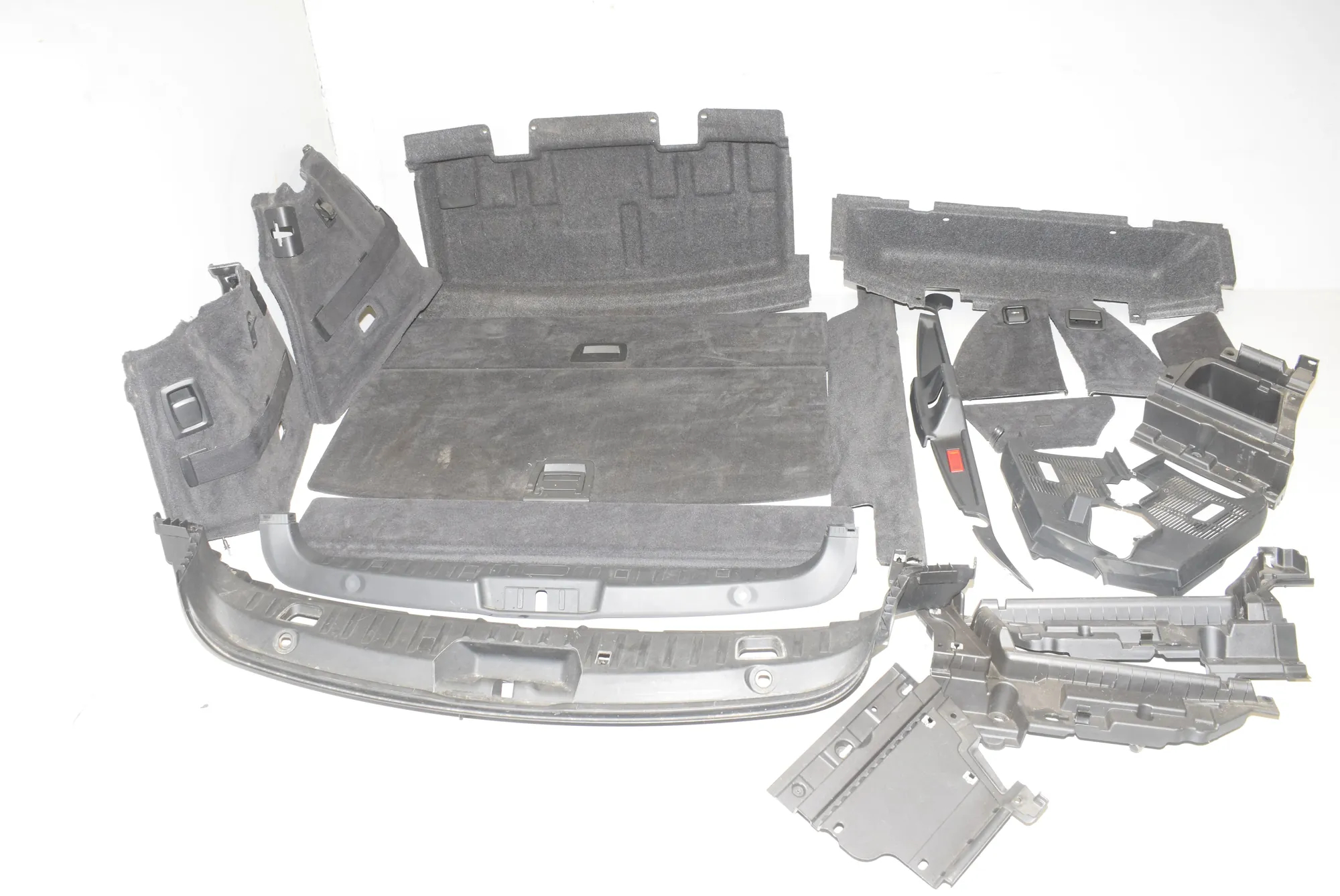 Trunk Trim Kit – OEM 9167395 · BMW 5 Gran Turismo (F07) 530 d 2009 – 2
