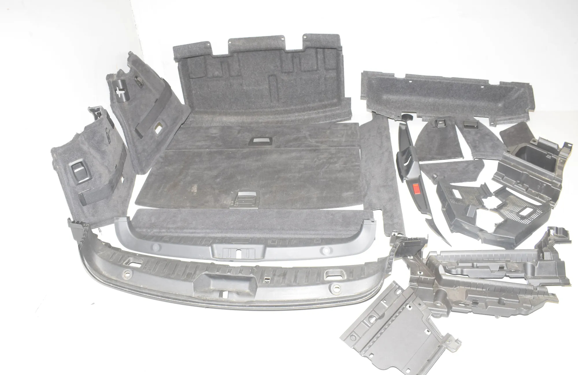 Trunk Trim Kit – OEM 9167395 · BMW 5 Gran Turismo (F07) 530 d 2009