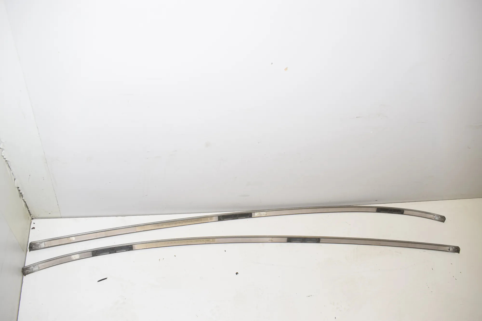 Right Side Roof Strip Trim – OEM 7259919 · BMW 5 Gran Turismo (F07) 530 d 2009 – 4