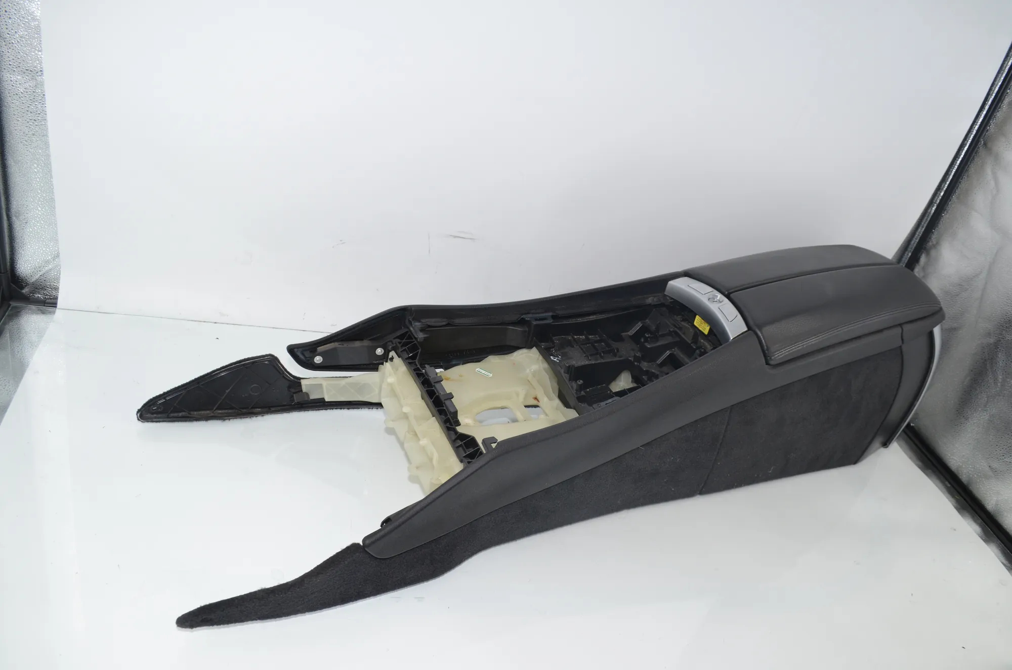 Center Console – OEM 9142133 · BMW 5 Gran Turismo (F07) 530 d 2009 – 4