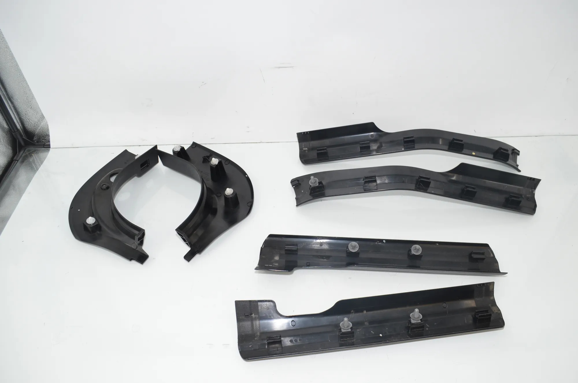 Front Right Sill Trim – OEM 9138915 · BMW 5 Gran Turismo (F07) 530 d 2009 – 5