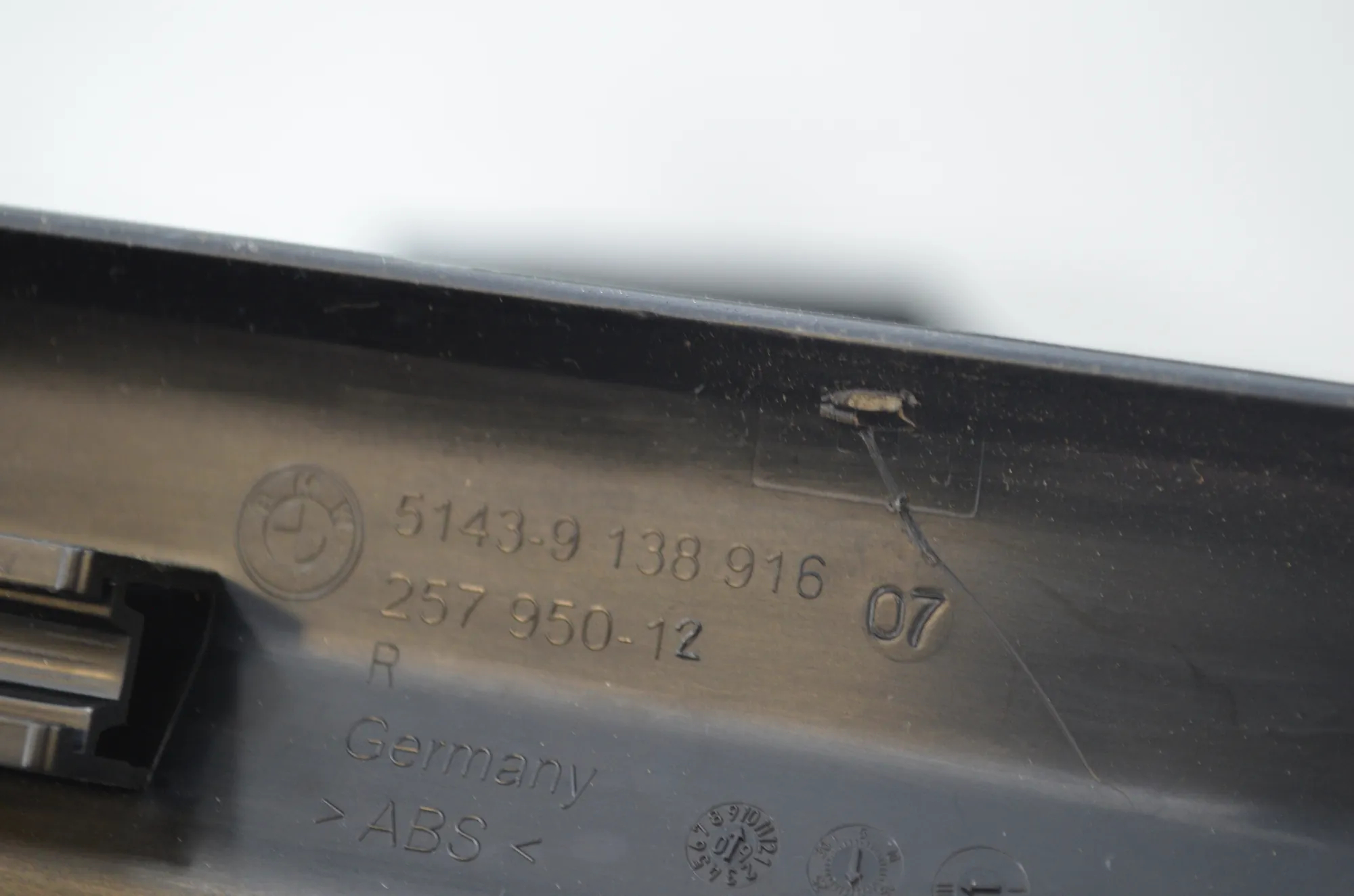 Front Right Sill Trim – OEM 9138915 · BMW 5 Gran Turismo (F07) 530 d 2009 – 7