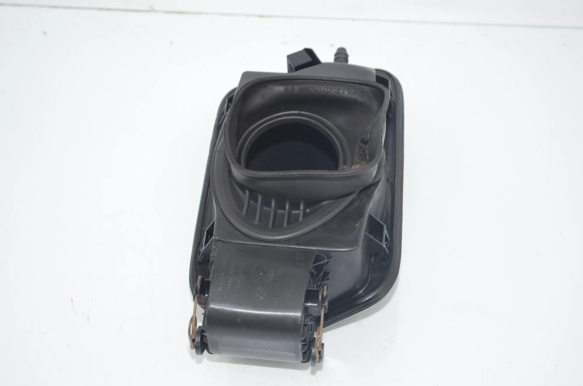 Fuel Tank Flap Cap – OEM 7201690 · BMW 5 Gran Turismo (F07) 530 d 2009 – 4