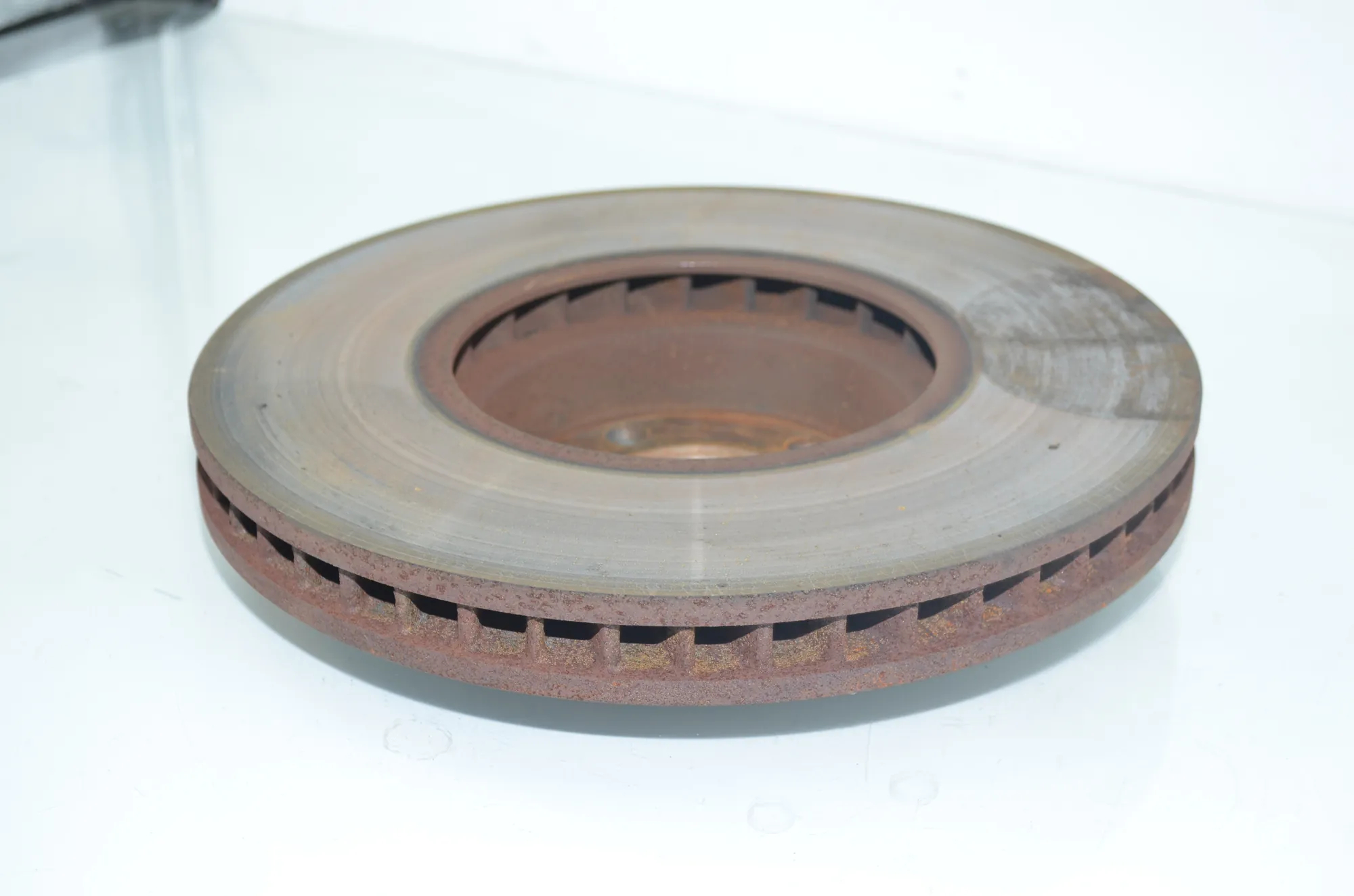 Front Left Brake Disc – OEM 6898729 · BMW 5 Gran Turismo (F07) 530 d 2009 – 4