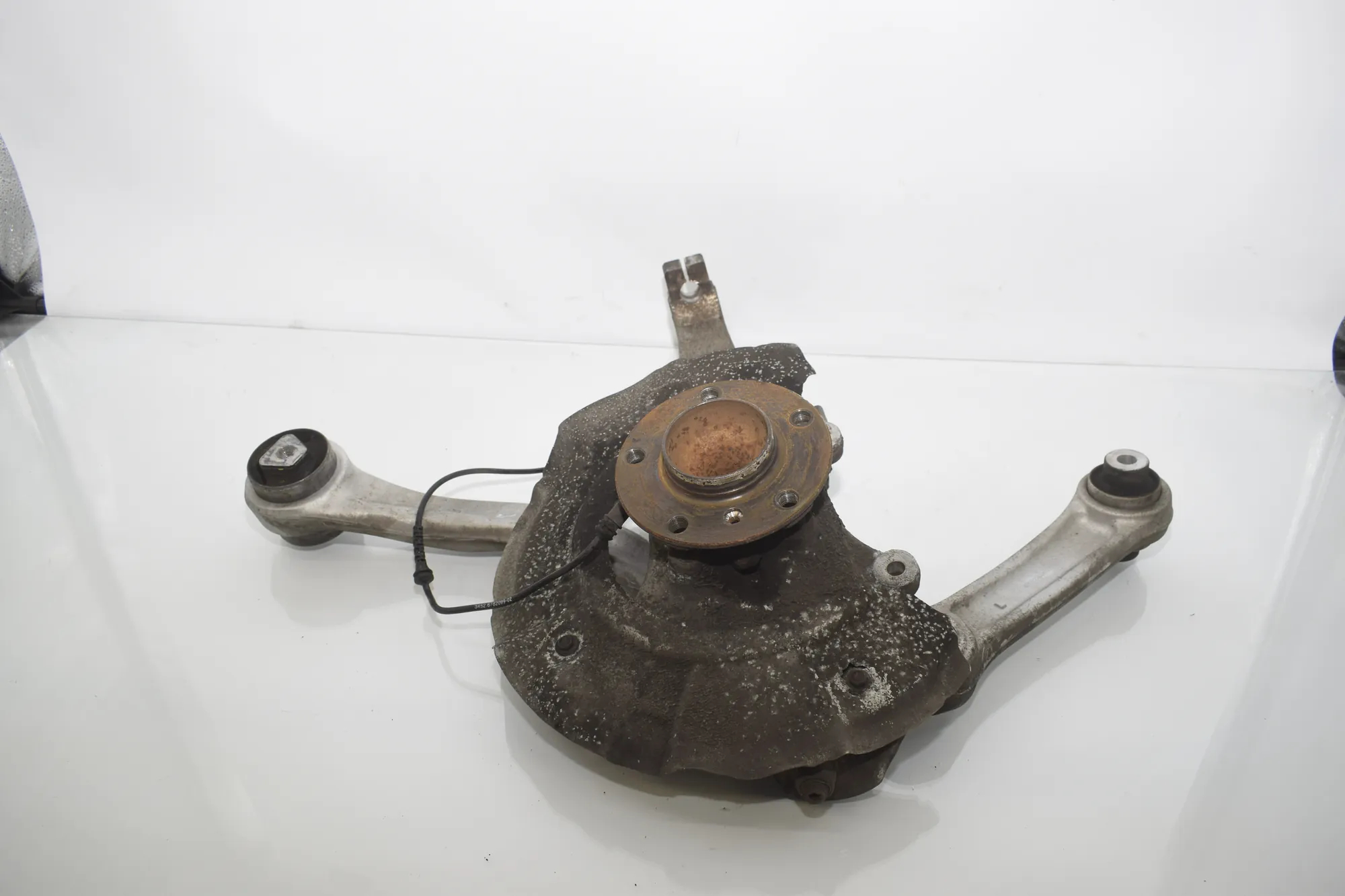 Front Left Wheel Hub – OEM 6775767 · BMW 5 Gran Turismo (F07) 530 d 2009 – 4