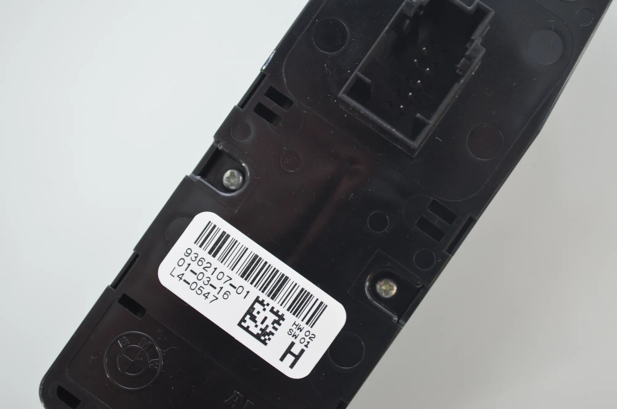 Front Left Door Window Switch – OEM 9362107 · BMW X3 (F25) xDrive 20 d 2016 – 4