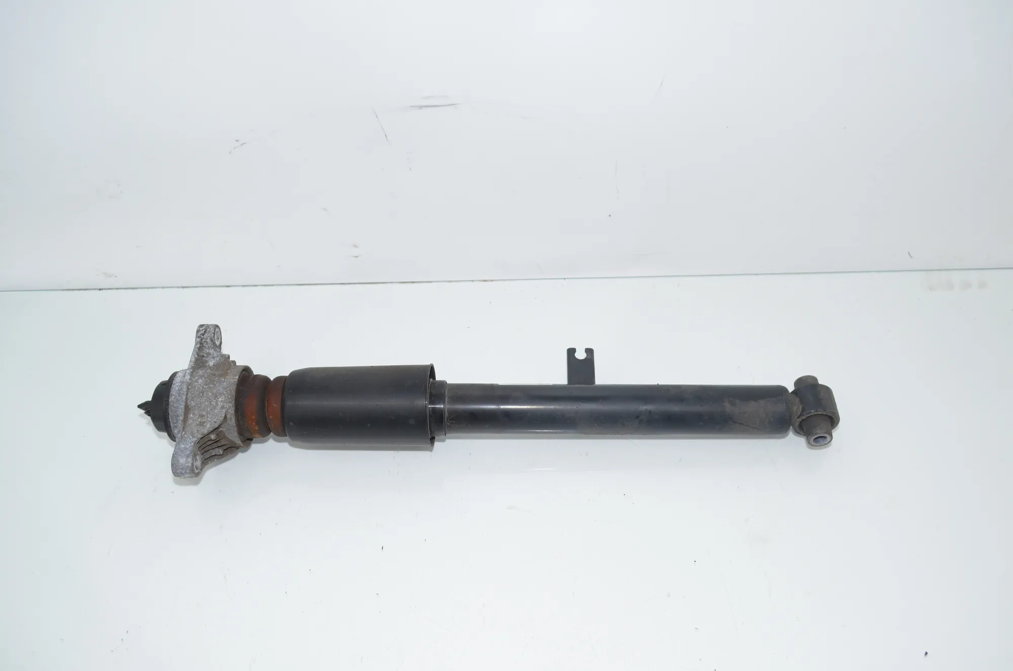 Rear Left Shock Absorber – OEM 6879317 · BMW 3 Touring (G21) (2019 - -) 320 d 2019 – 3