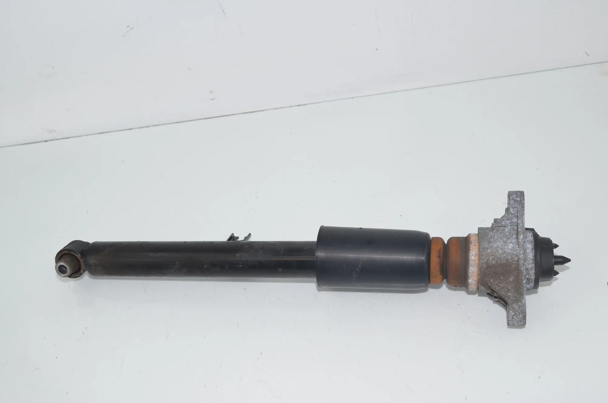 Rear Right Shock Absorber – OEM 6879317 · BMW 3 Touring (G21) (2019 - -) 320 d 2019 – 3