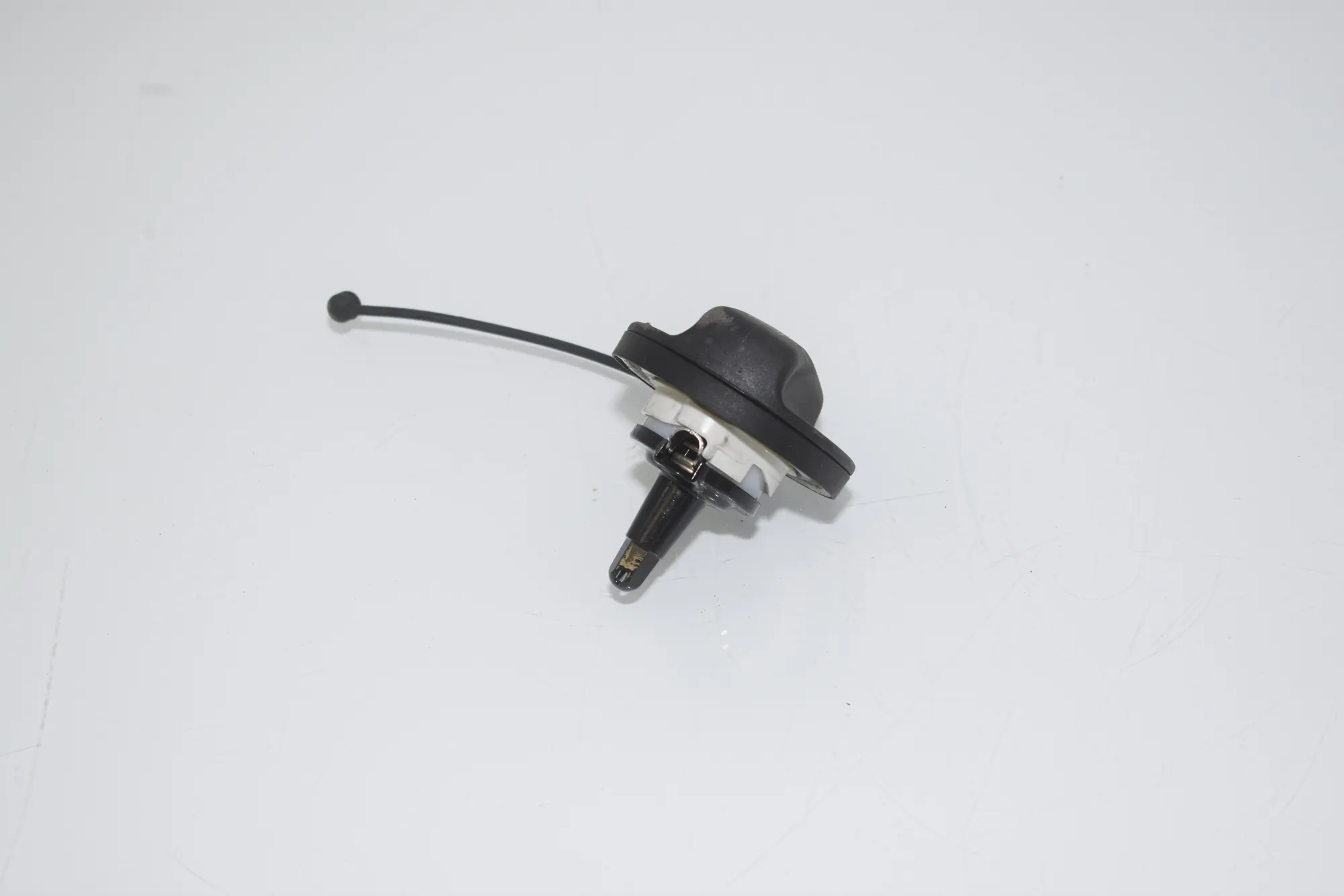Fuel Tank Cap – OEM 7482901 · BMW 5 Touring (F11) 530 d 2011 – 2