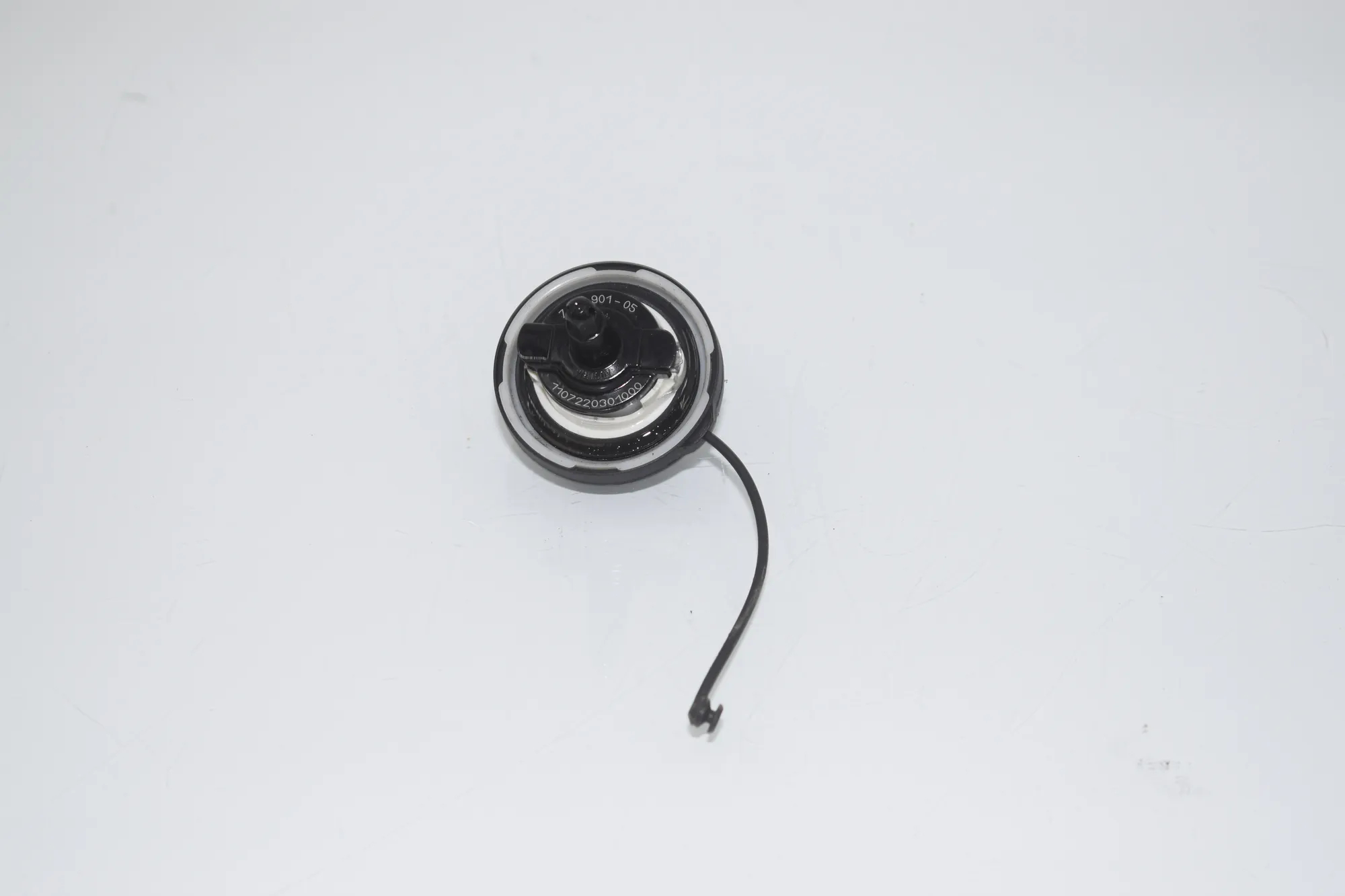 Fuel Tank Cap – OEM 7482901 · BMW 5 Touring (F11) 530 d 2011 – 4