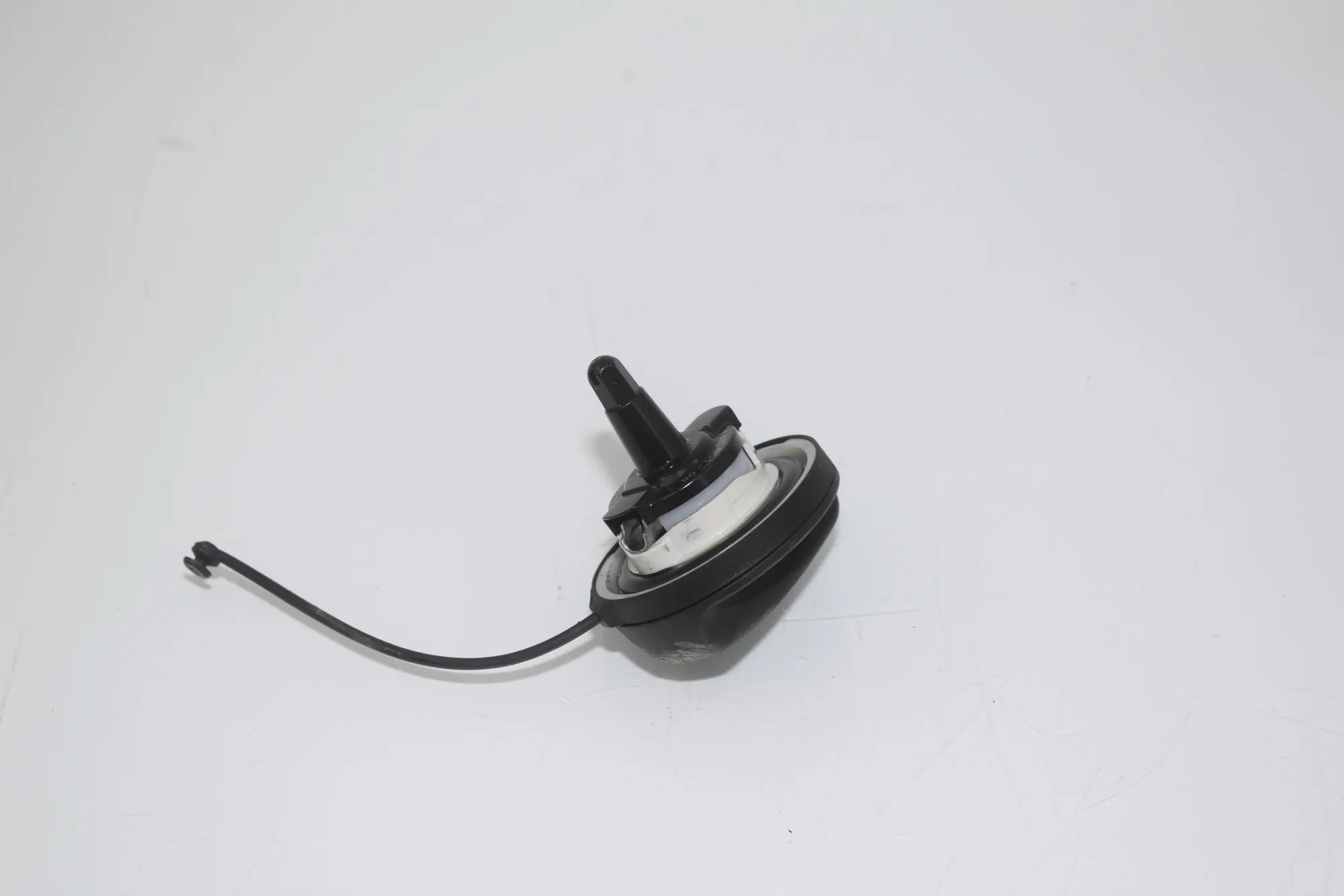 Fuel Tank Cap – OEM 7482901 · BMW 5 Touring (F11) 530 d 2011 – 3