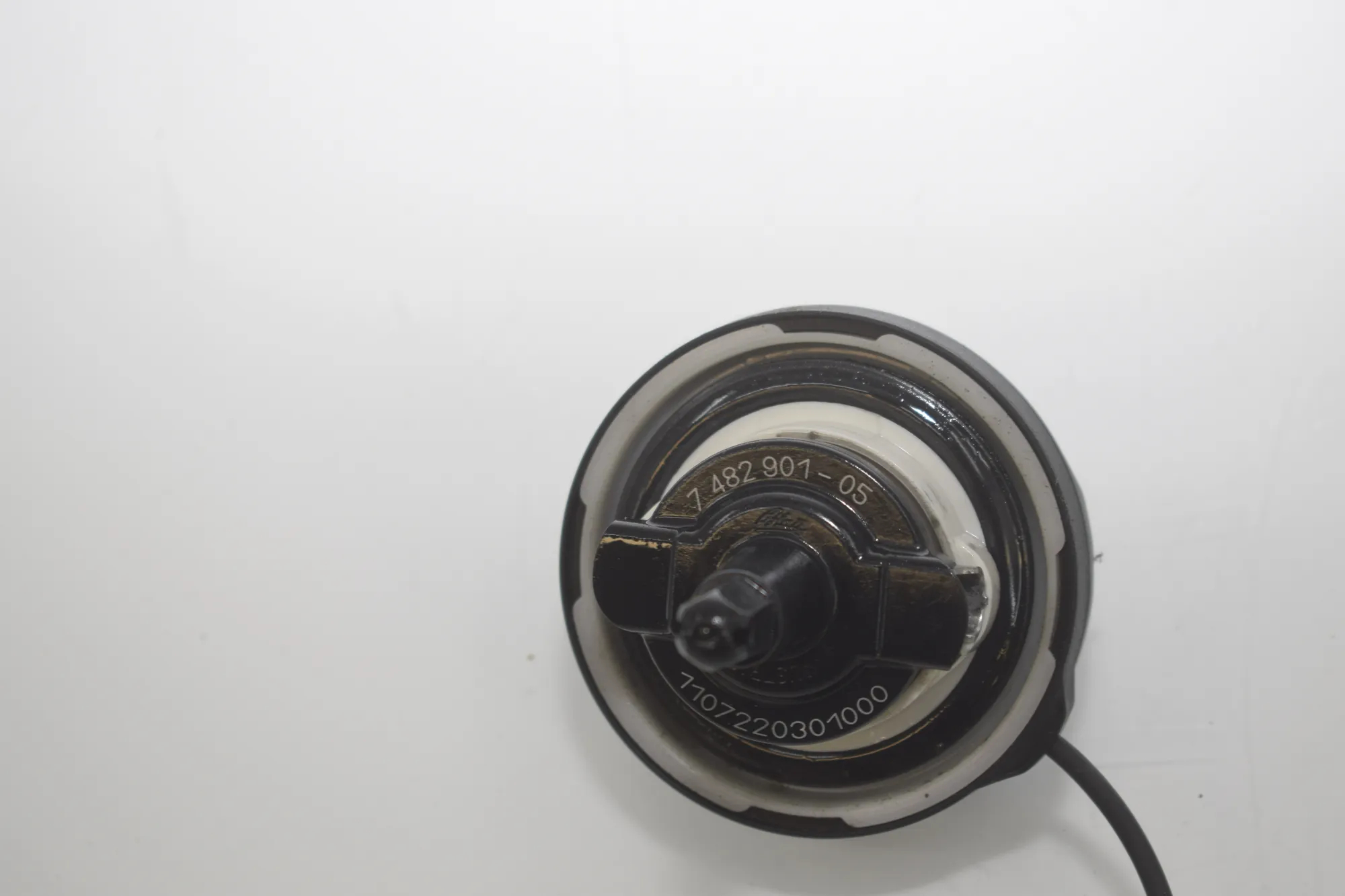 Fuel Tank Cap – OEM 7482901 · BMW 5 Touring (F11) 530 d 2011 – 5