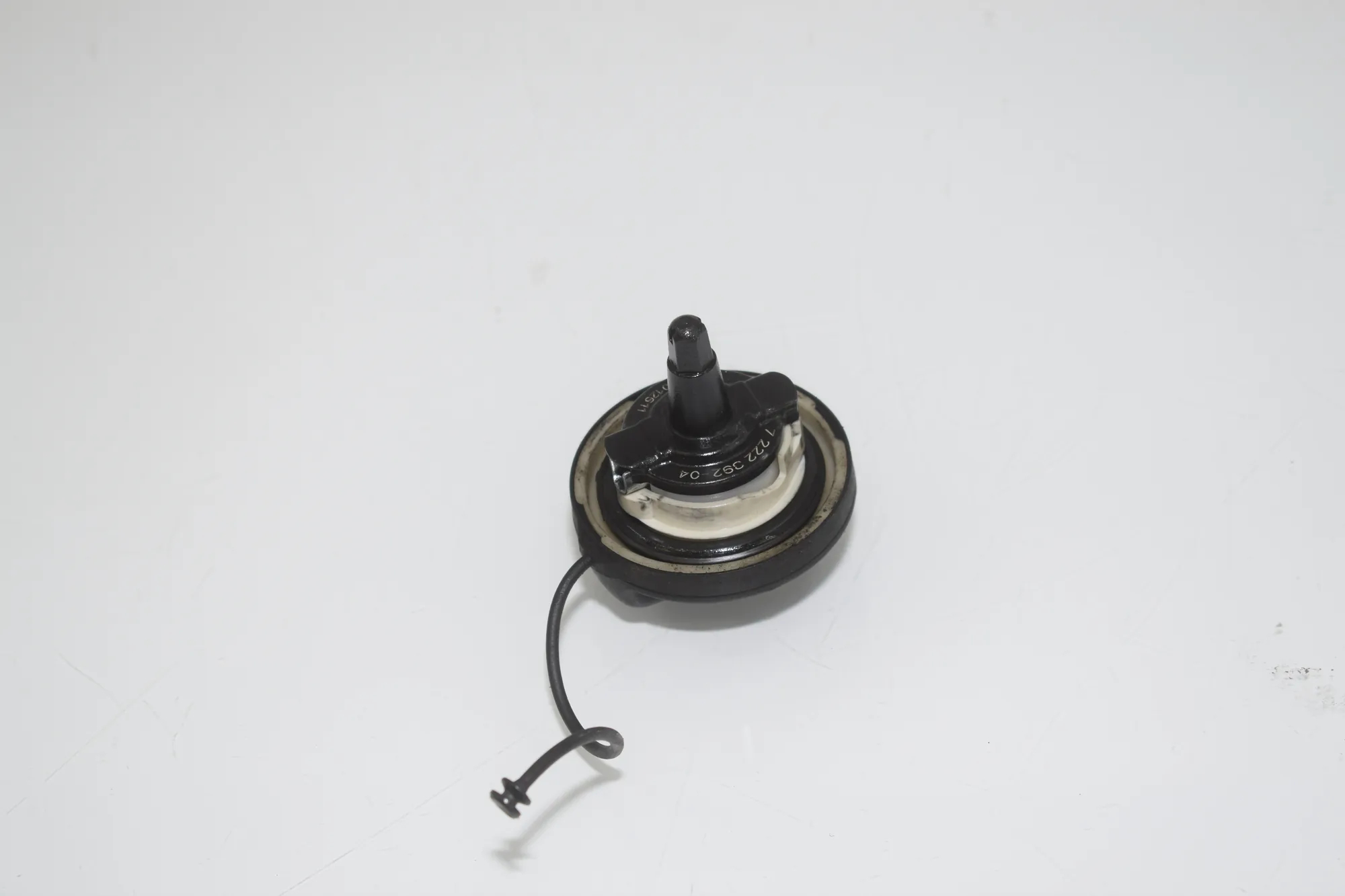 Fuel Tank Cap – OEM 7222392 · BMW 5 Touring (F11) 535 d xDrive 2013 – 3
