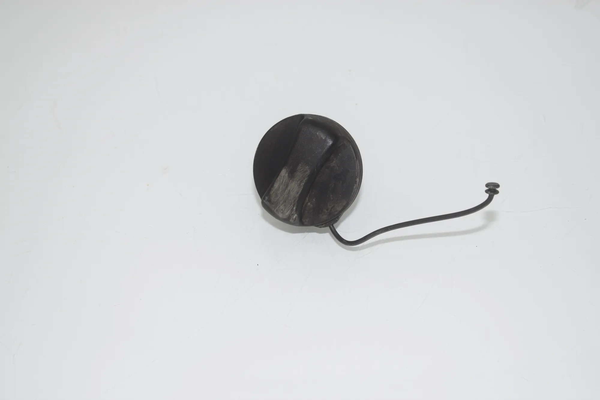 Fuel Tank Flap Cap – OEM 7482902 · BMW 2 Active Tourer (F45) 218 i 2016